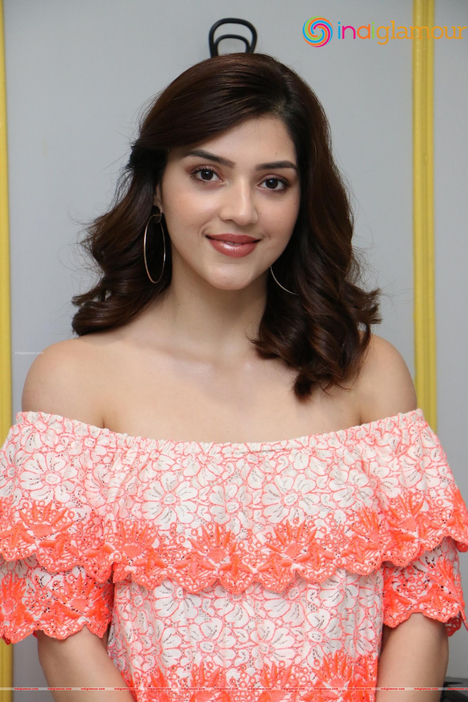 Mehreen Kaur Pirzada Actress hd photo