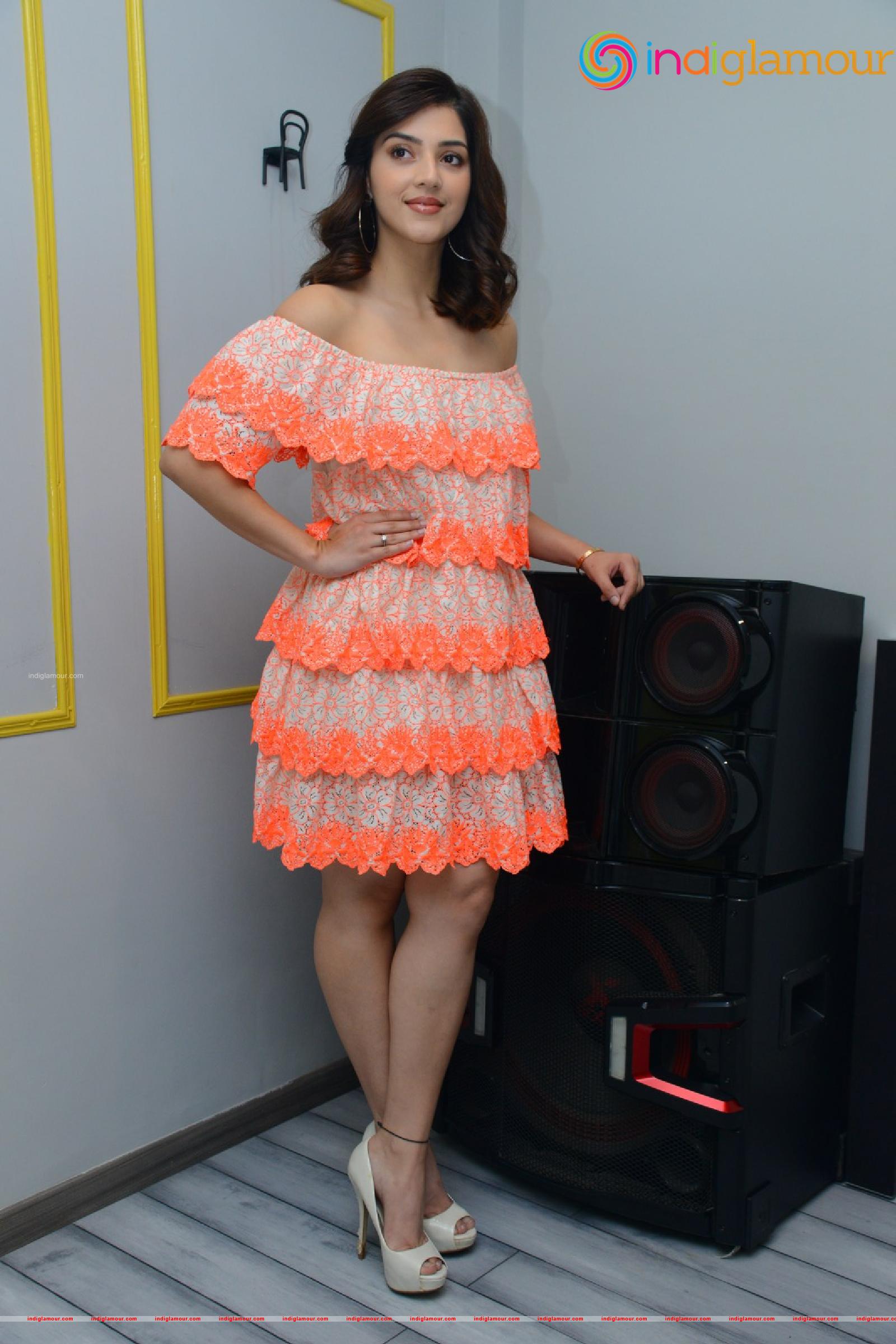 Mehreen Kaur Pirzada Actress hd photo