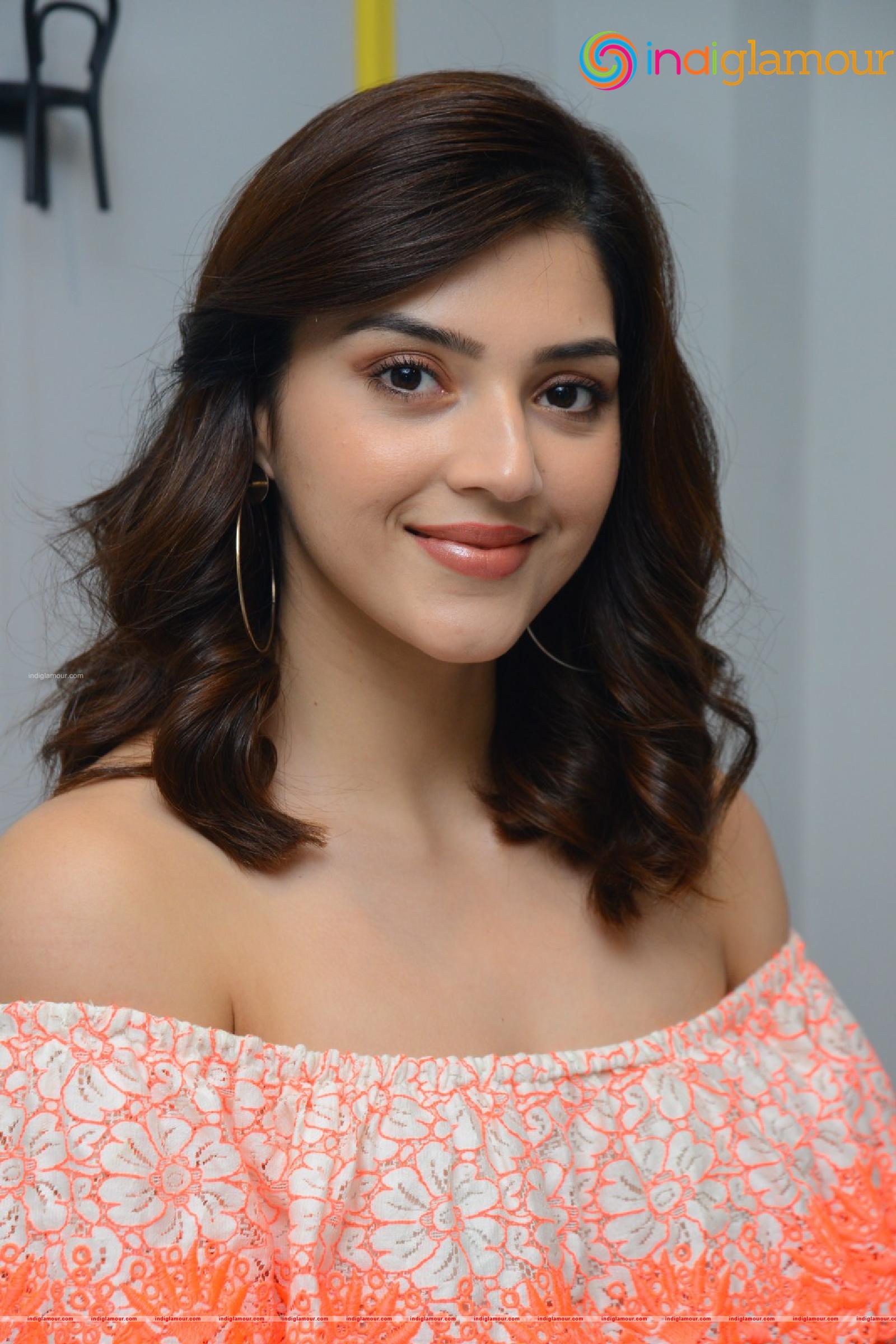 Mehreen Kaur Pirzada Actress hd photo