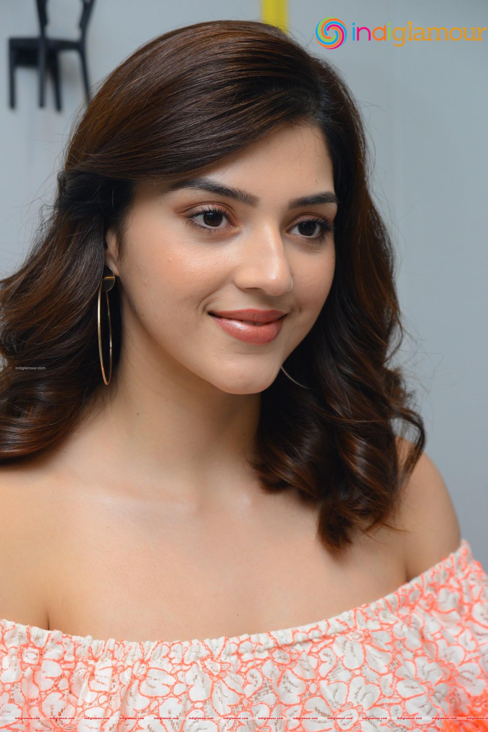Mehreen Kaur Pirzada Actress hd photo
