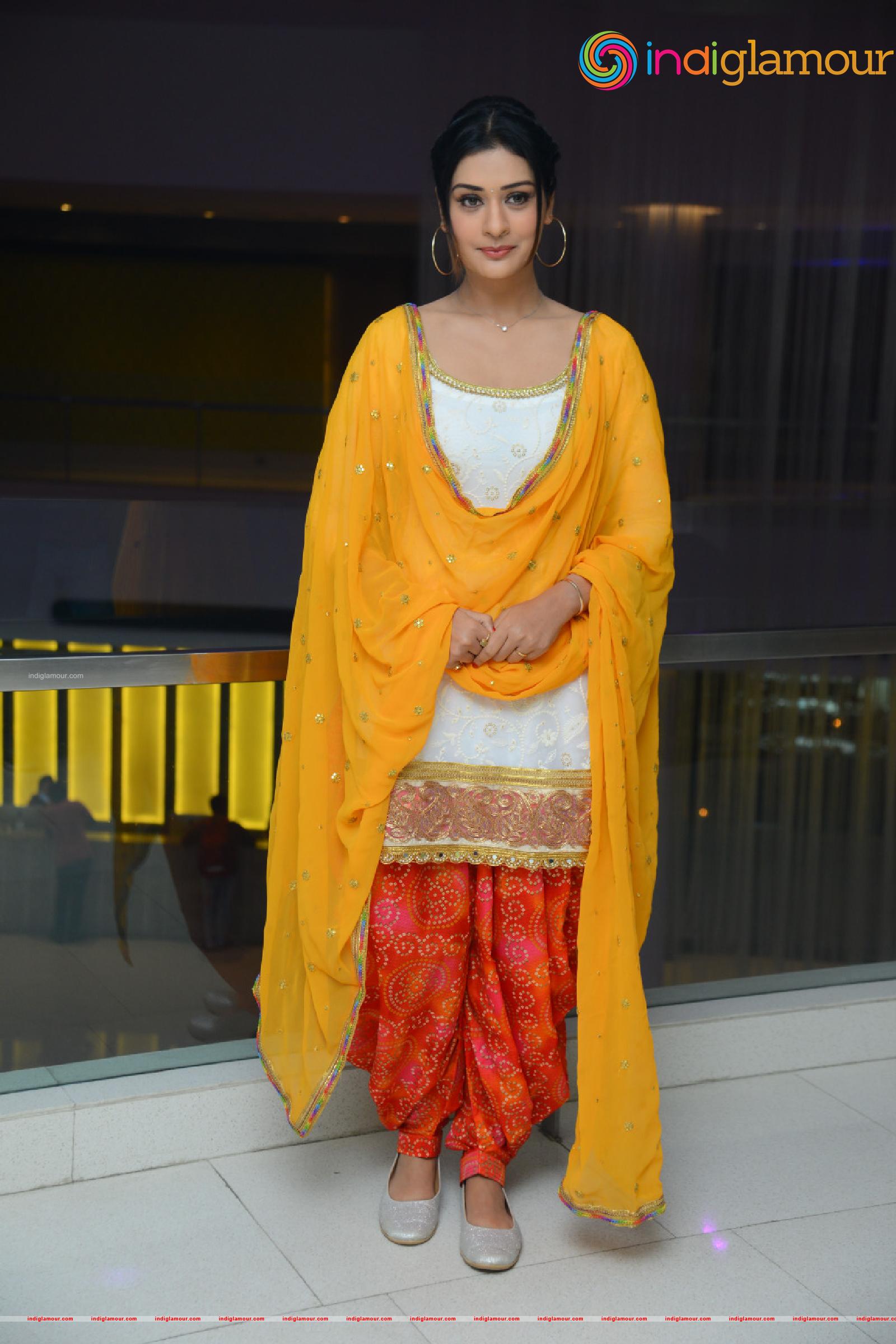 Payal Rajput Actress hd photo