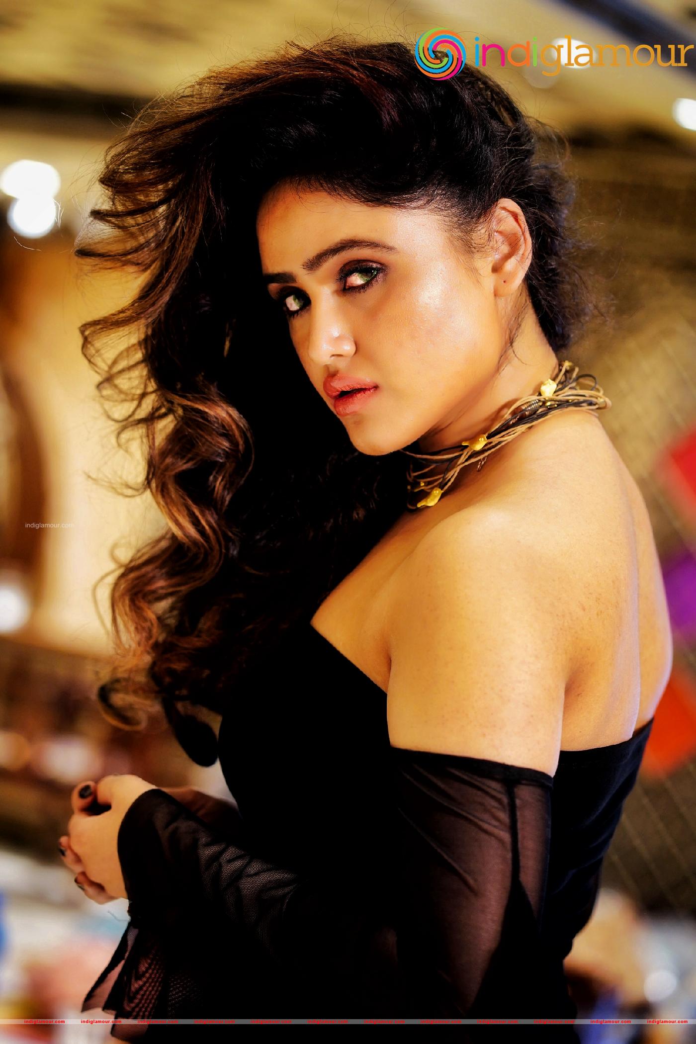 Sony Charishta Actress hd photo