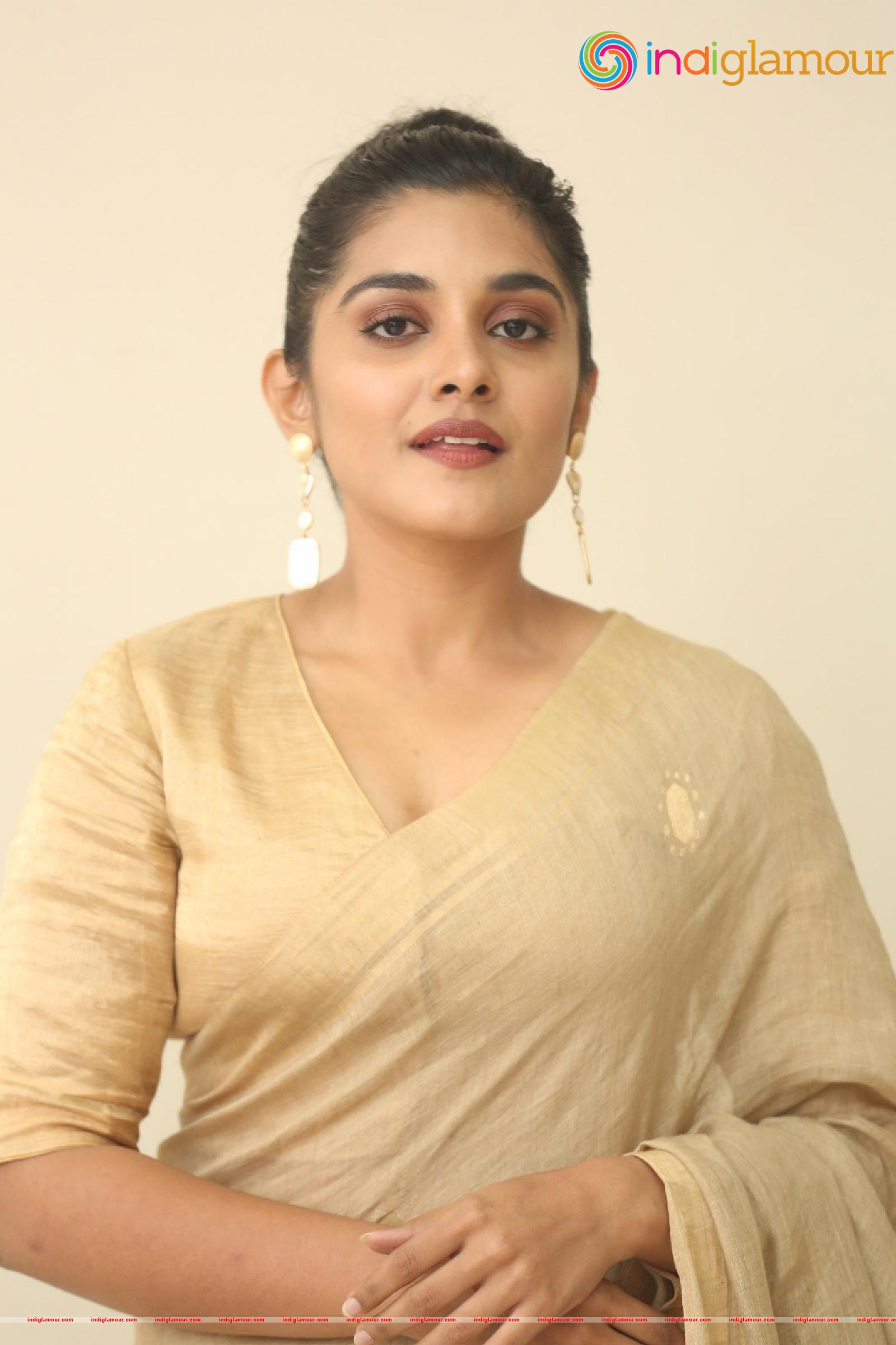 Nivetha Thomas Actress hd photo