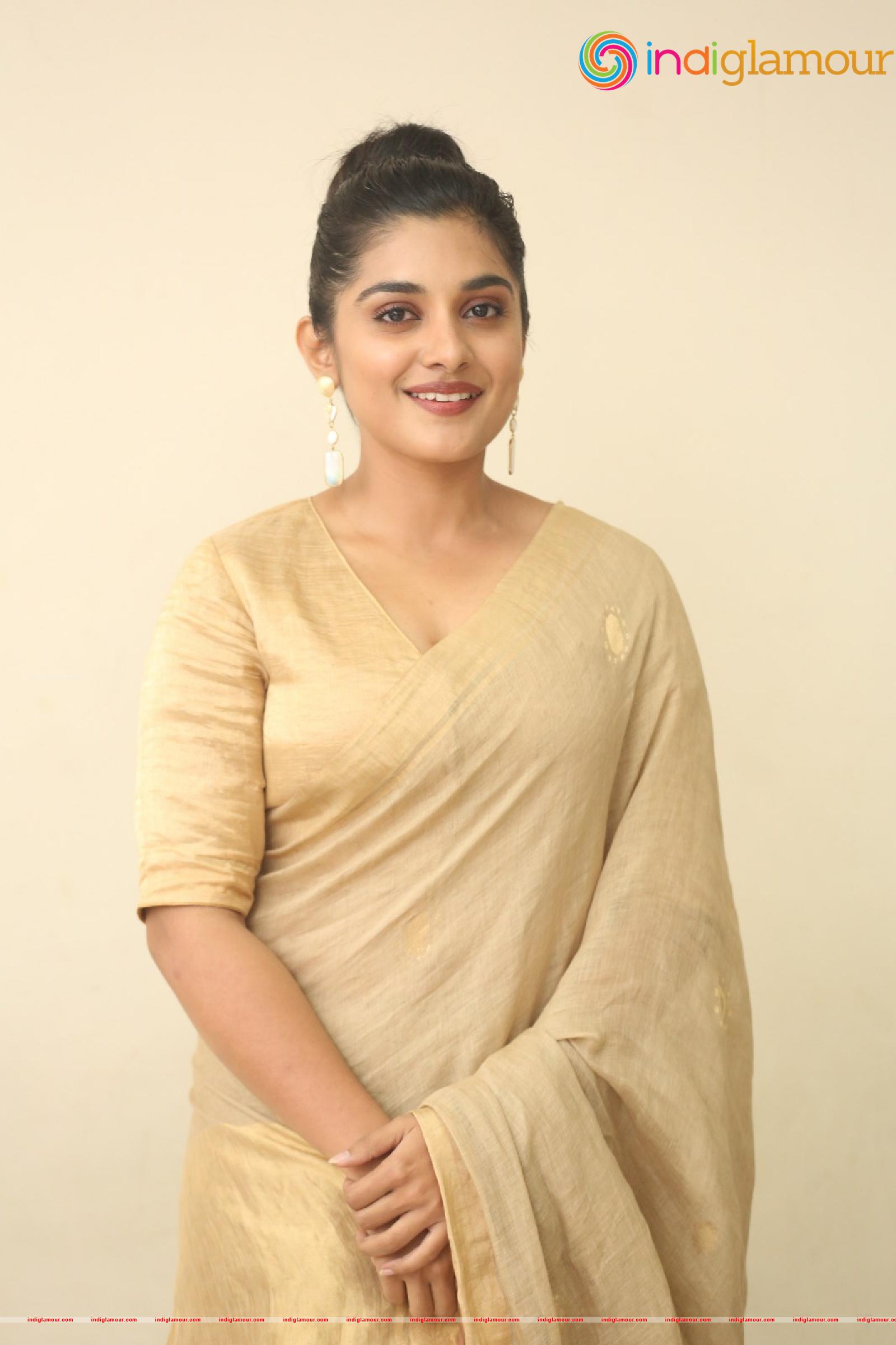 Nivetha Thomas Actress hd photo
