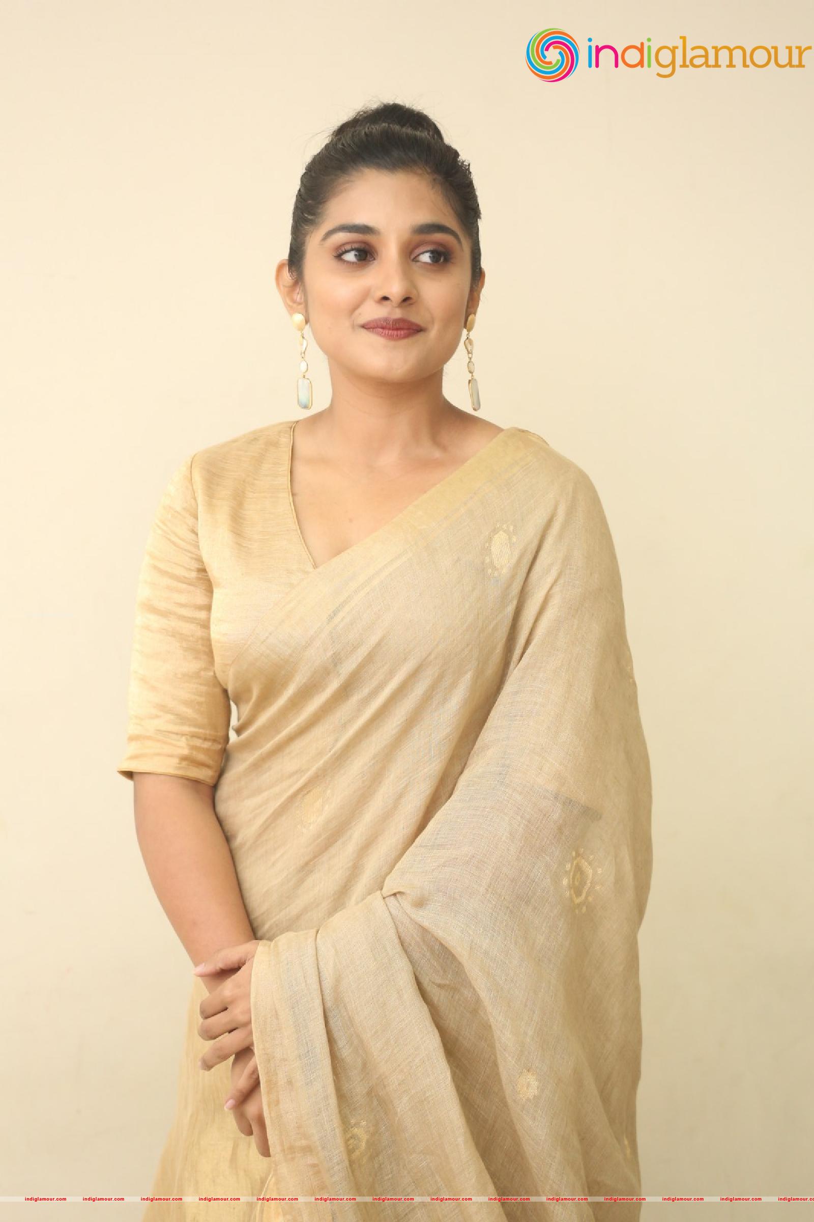 Nivetha Thomas Actress hd photo