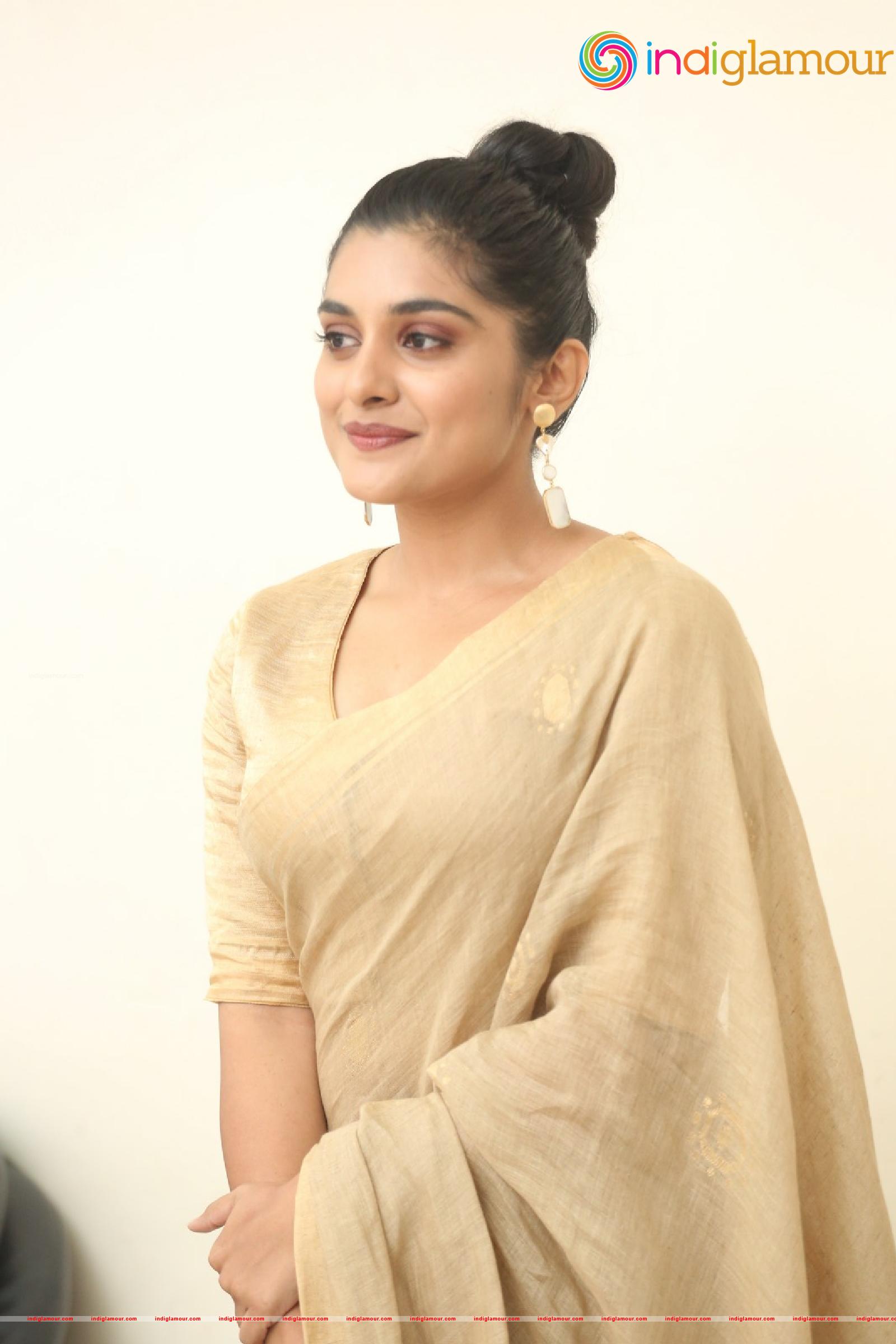 Nivetha Thomas Actress hd photo