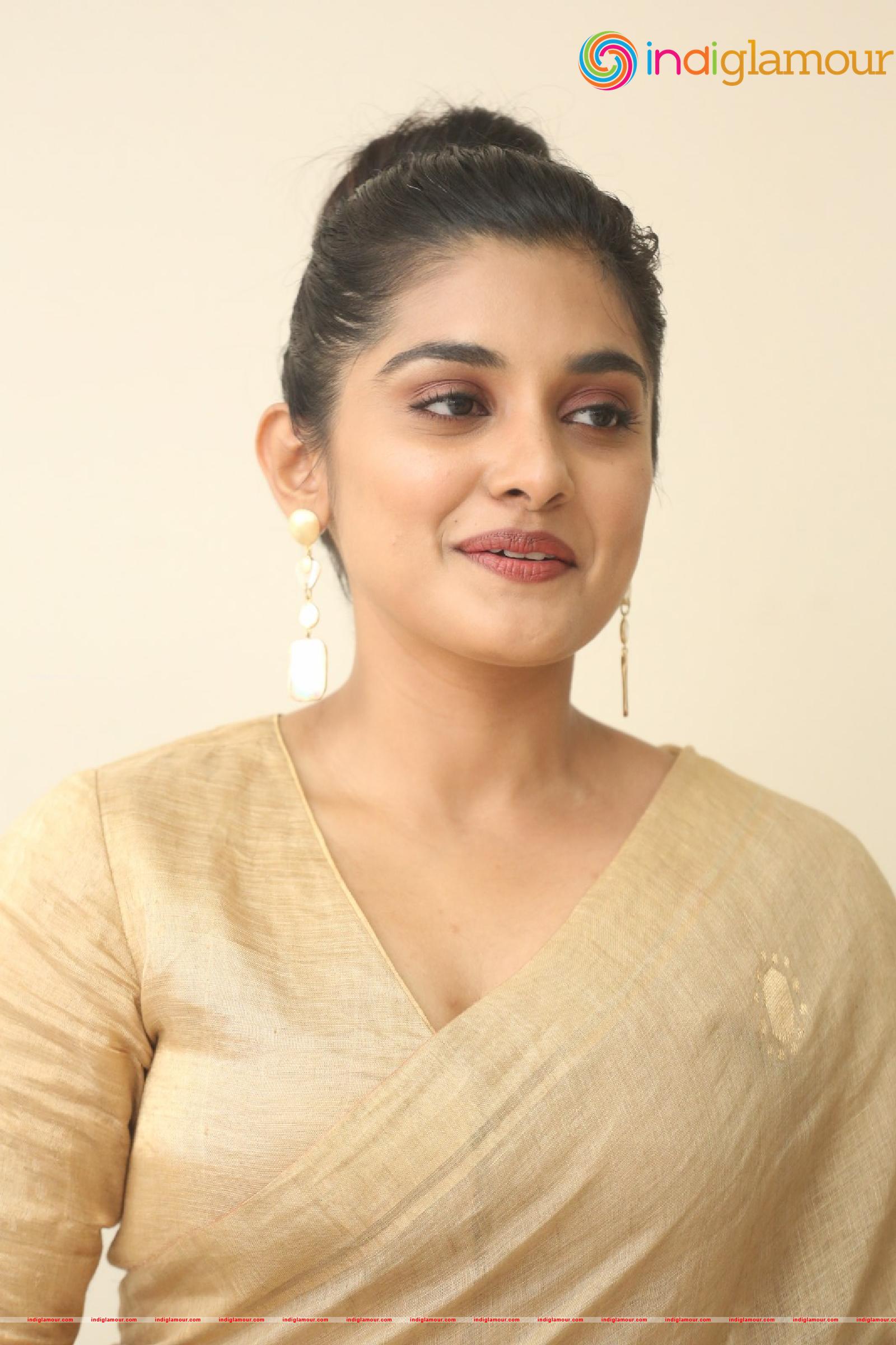 Nivetha Thomas Actress hd photo