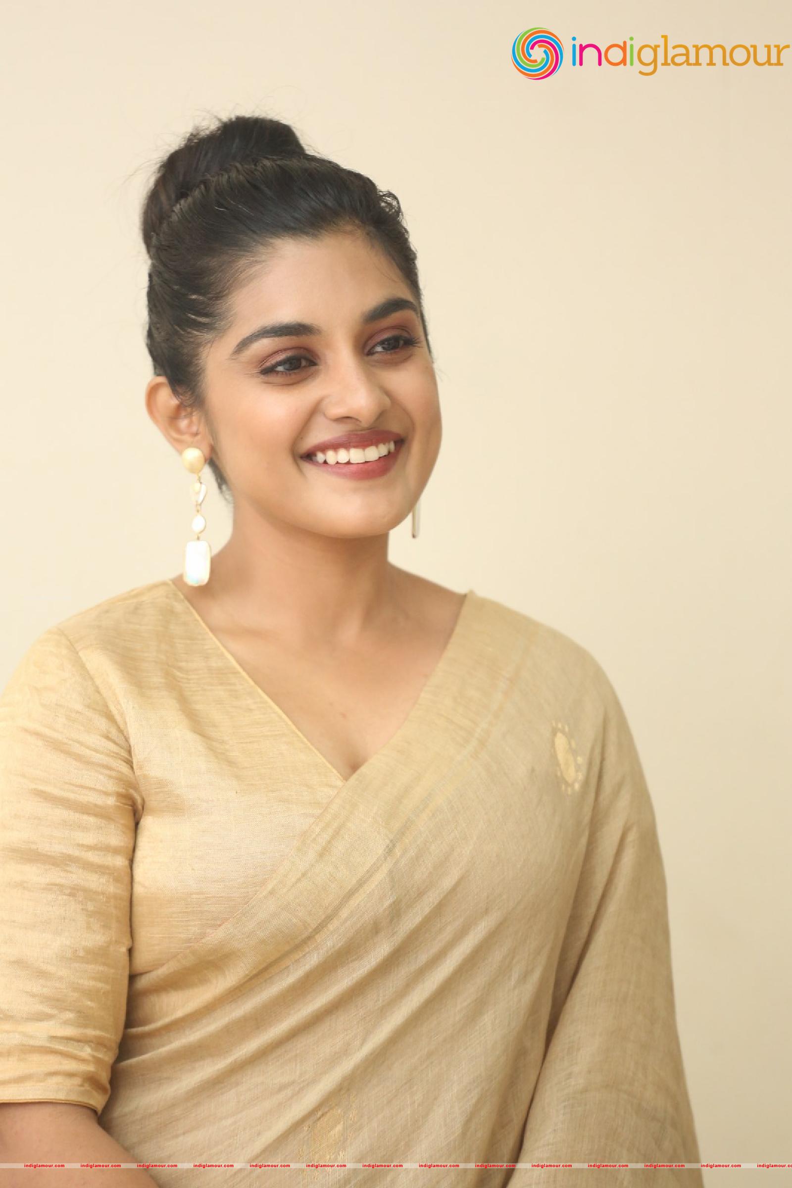 Nivetha Thomas Actress hd photo