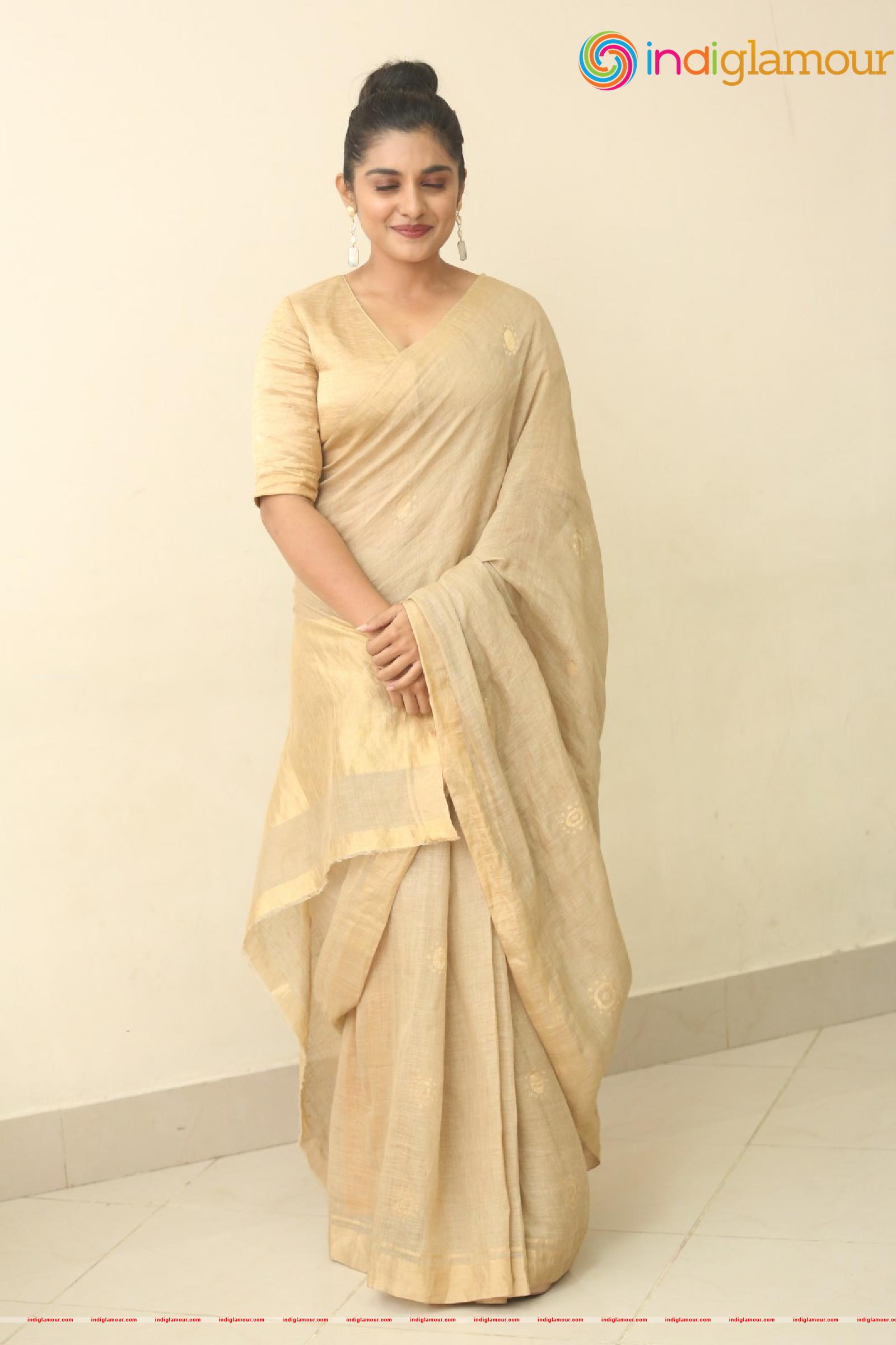 Nivetha Thomas Actress hd photo
