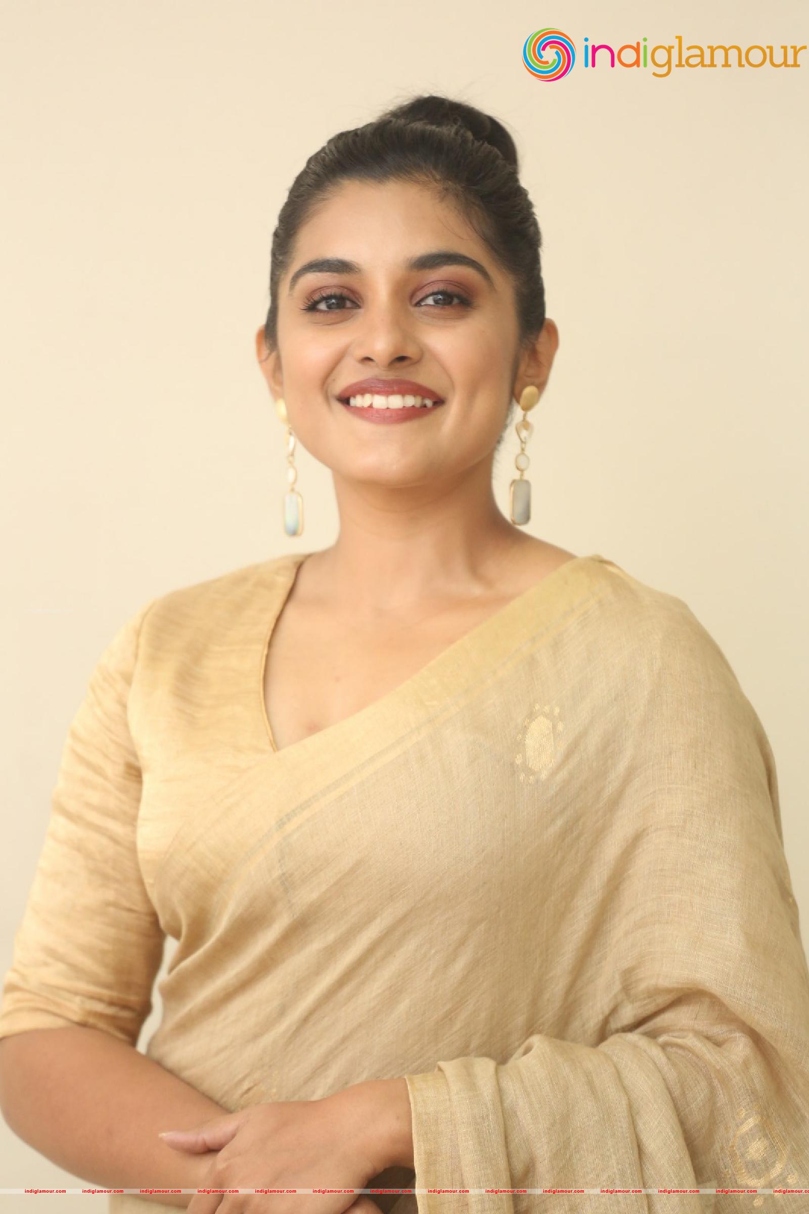 Nivetha Thomas Actress hd photo