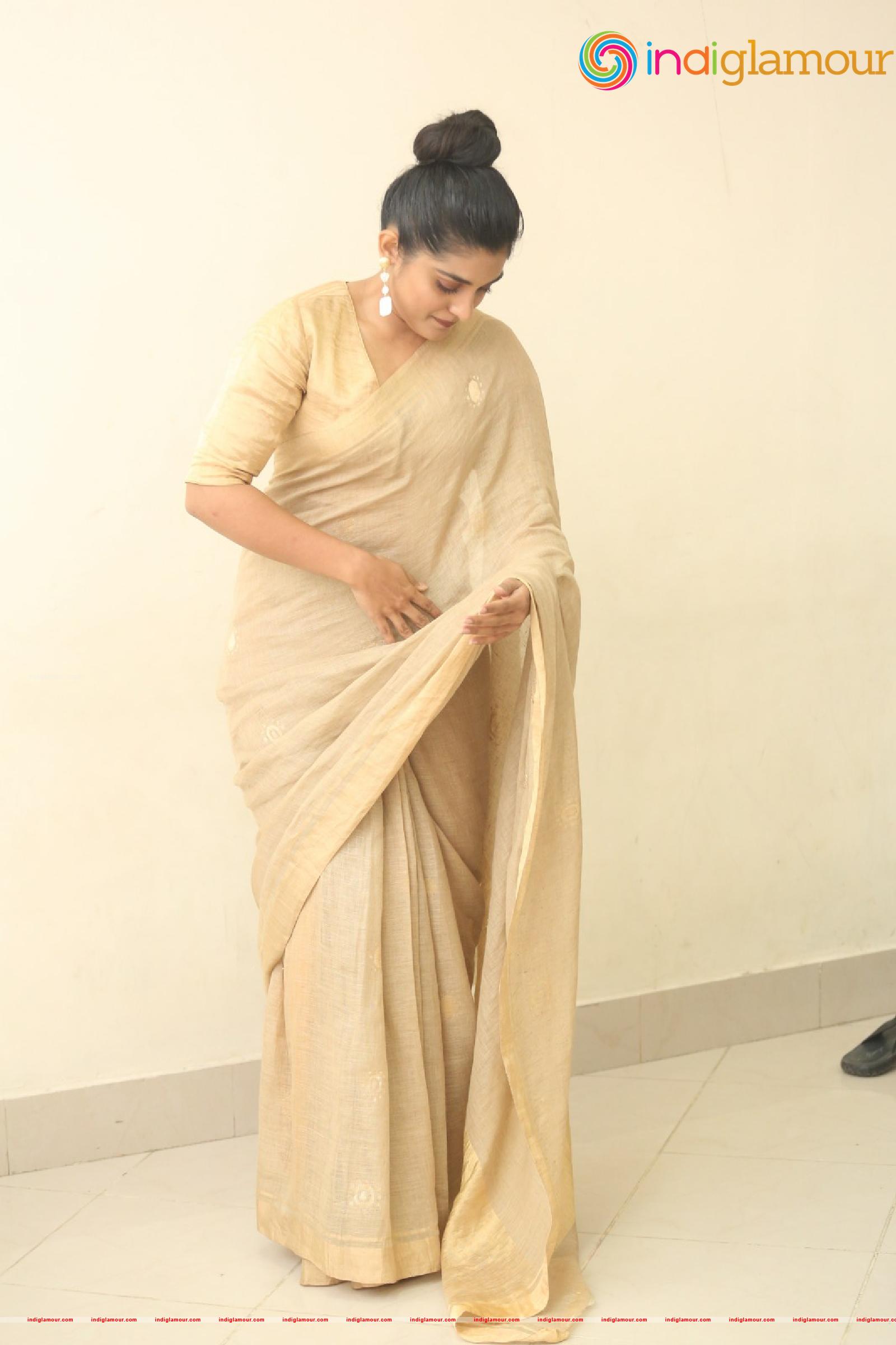 Nivetha Thomas Actress hd photo