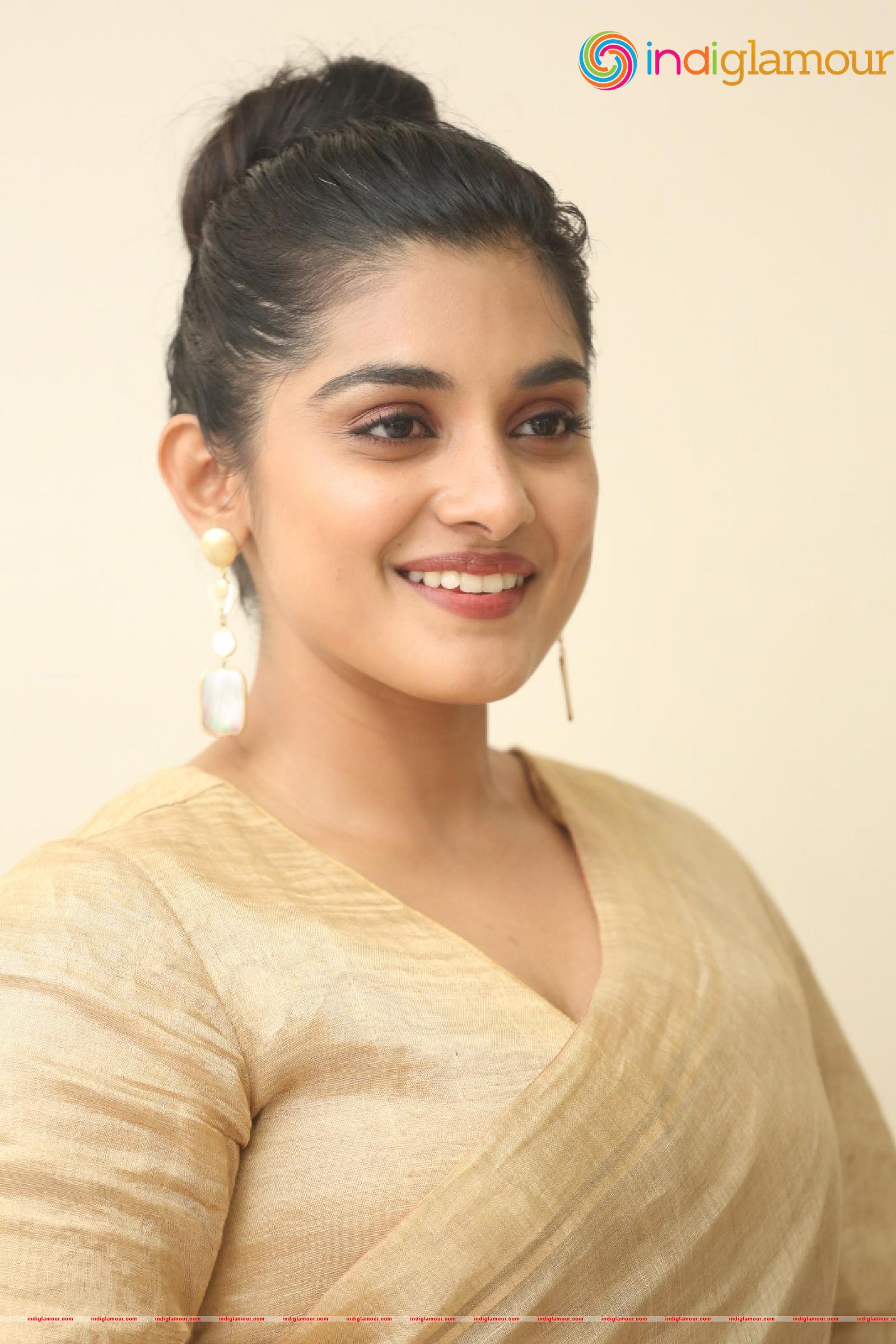 Nivetha Thomas Actress hd photo
