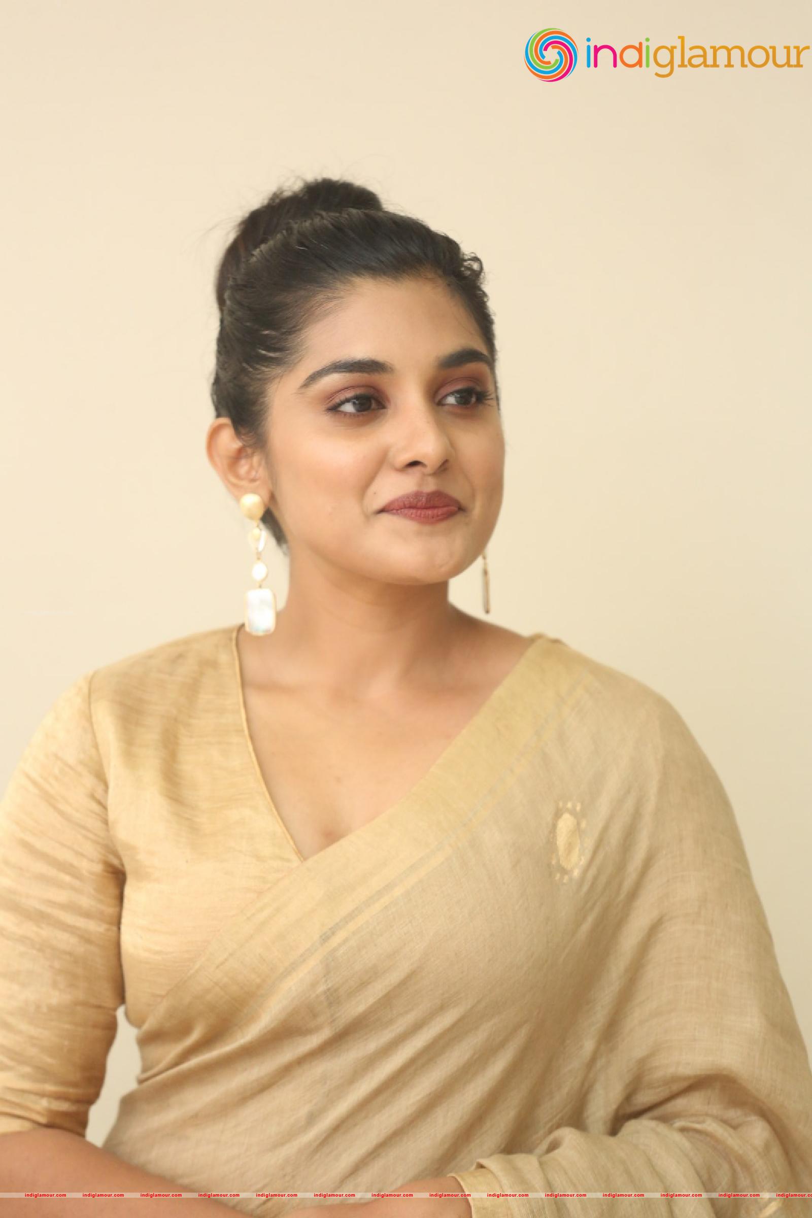 Nivetha Thomas Actress hd photo