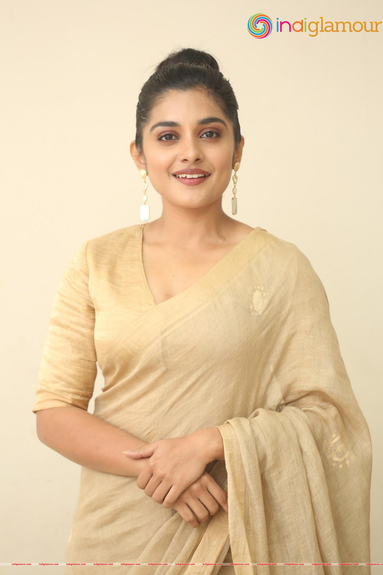 Nivetha Thomas Actress hd photo