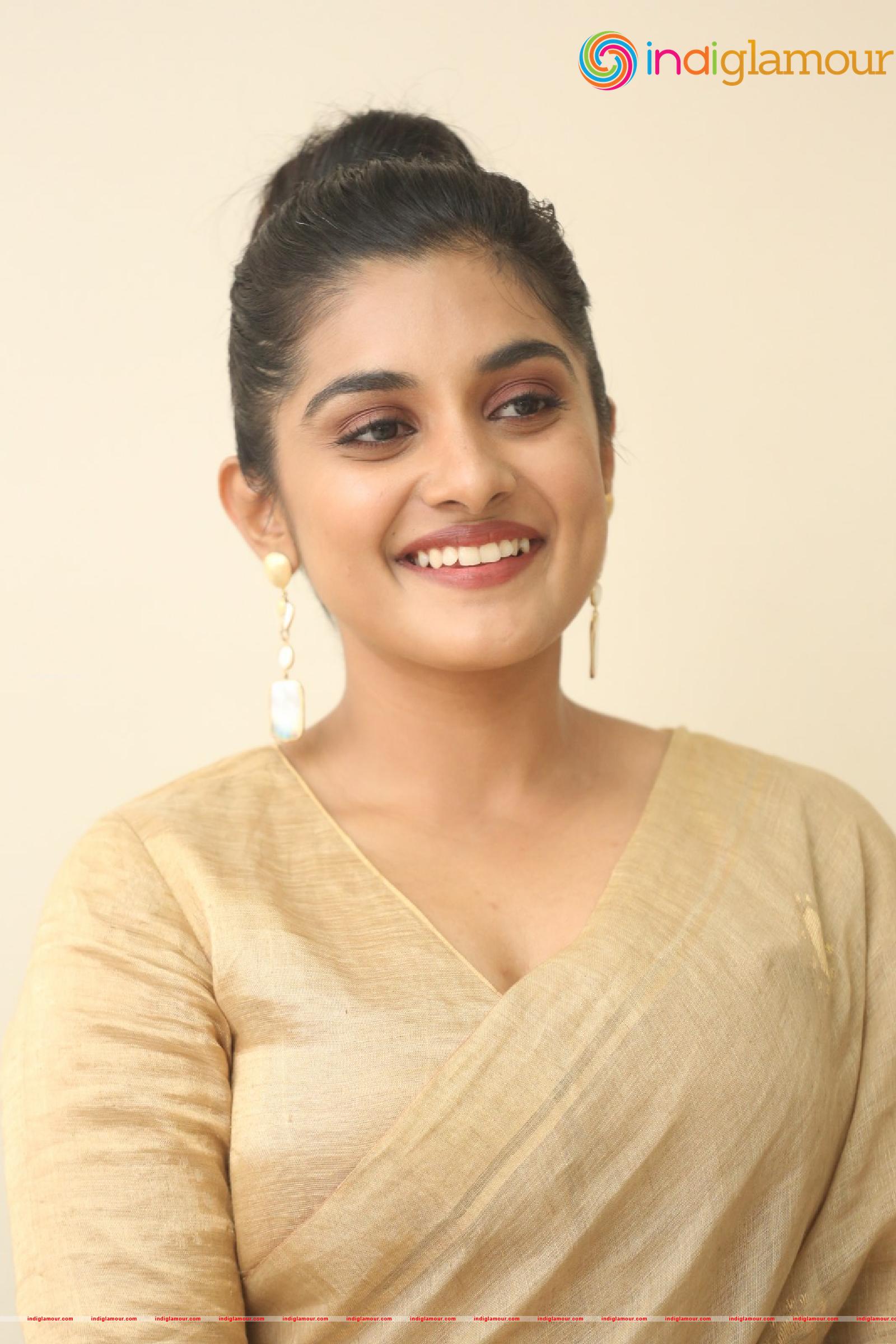 Nivetha Thomas Actress hd photo