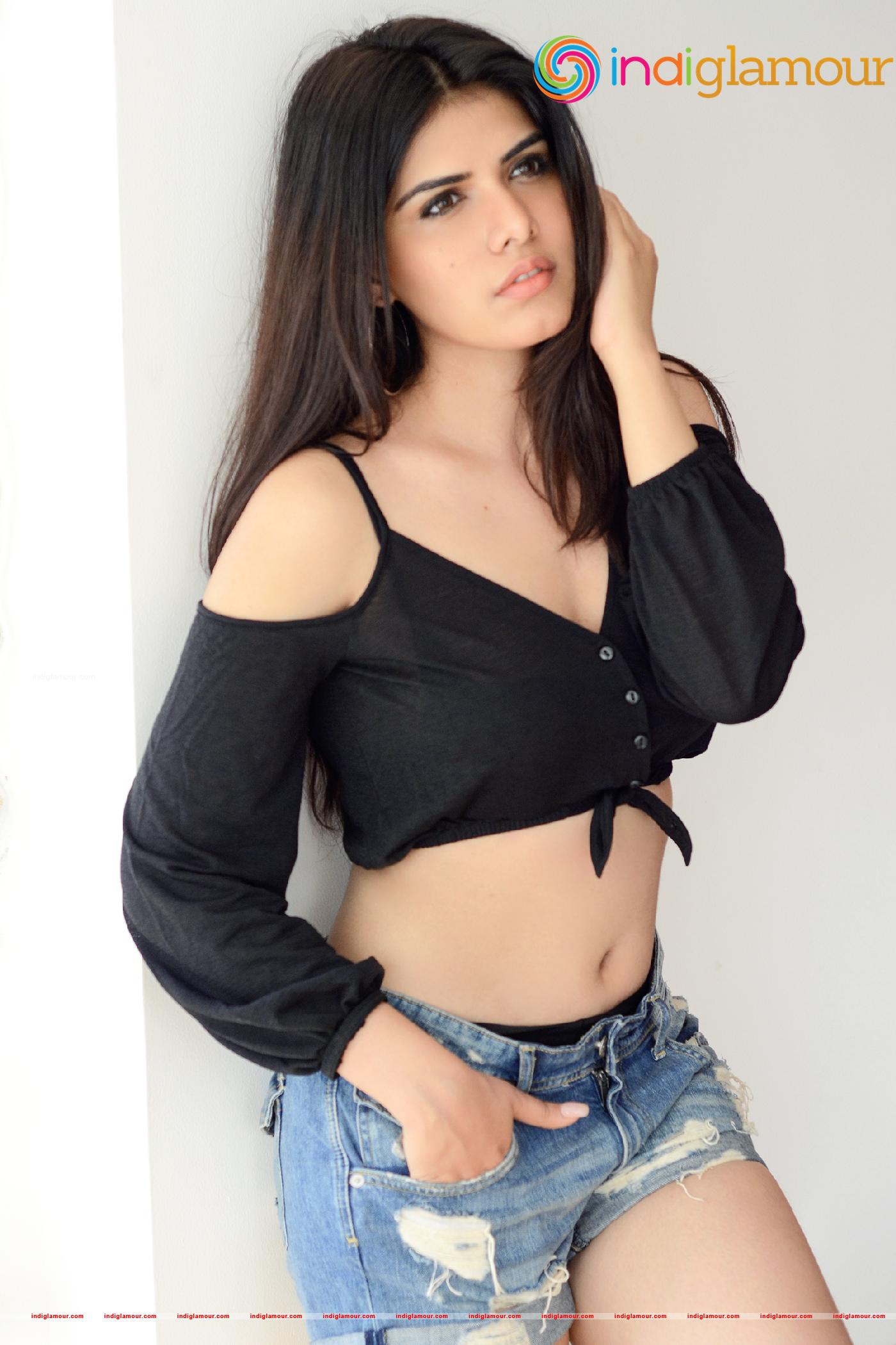 Twiinkle Saaj Actress hd photo