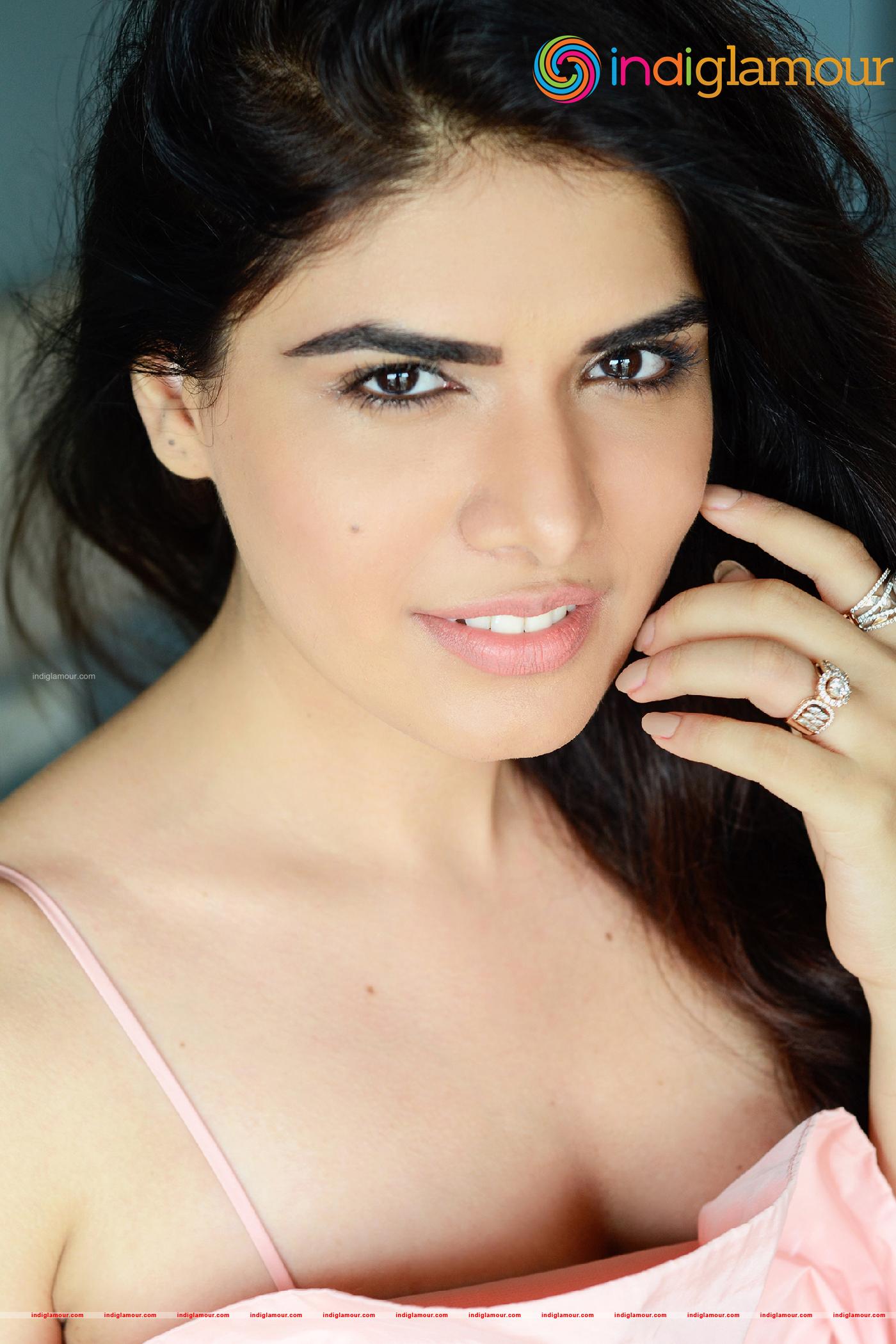 Twiinkle Saaj Actress hd photo