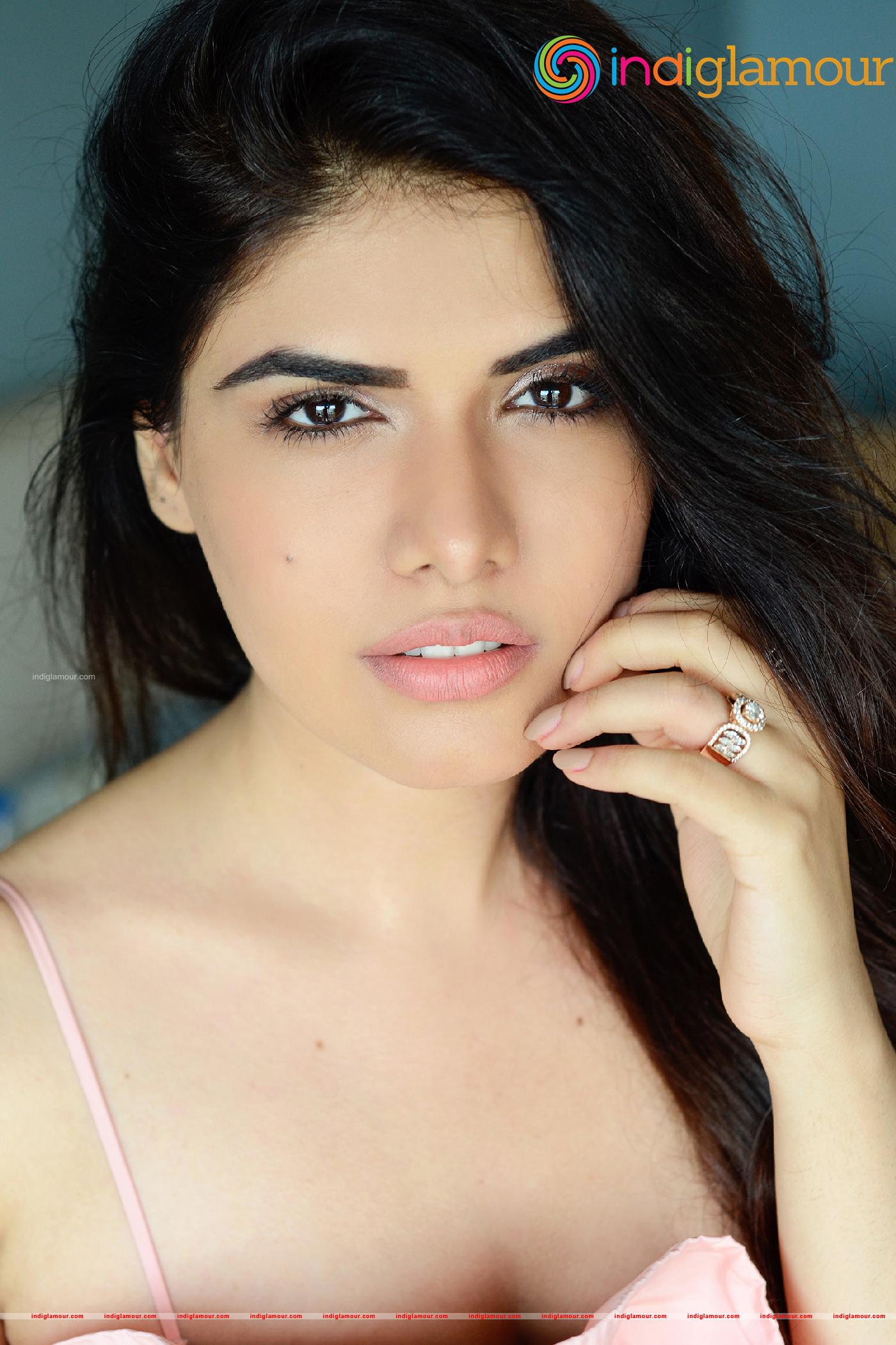 Twiinkle Saaj Actress hd photo