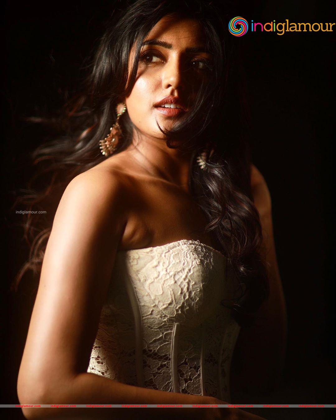 Eesha Rebba Actress hd photo