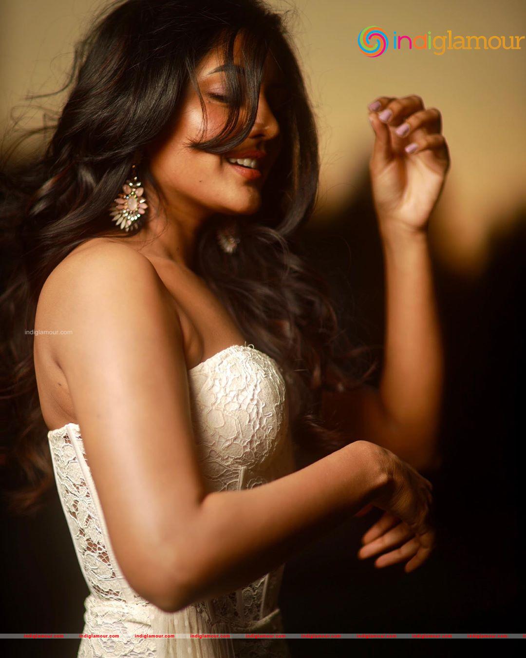 Eesha Rebba Actress hd photo