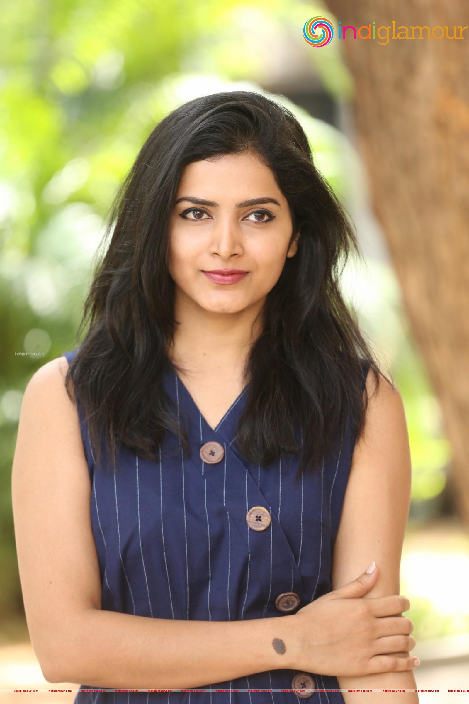 Pavani Gangireddy Actress hd photo