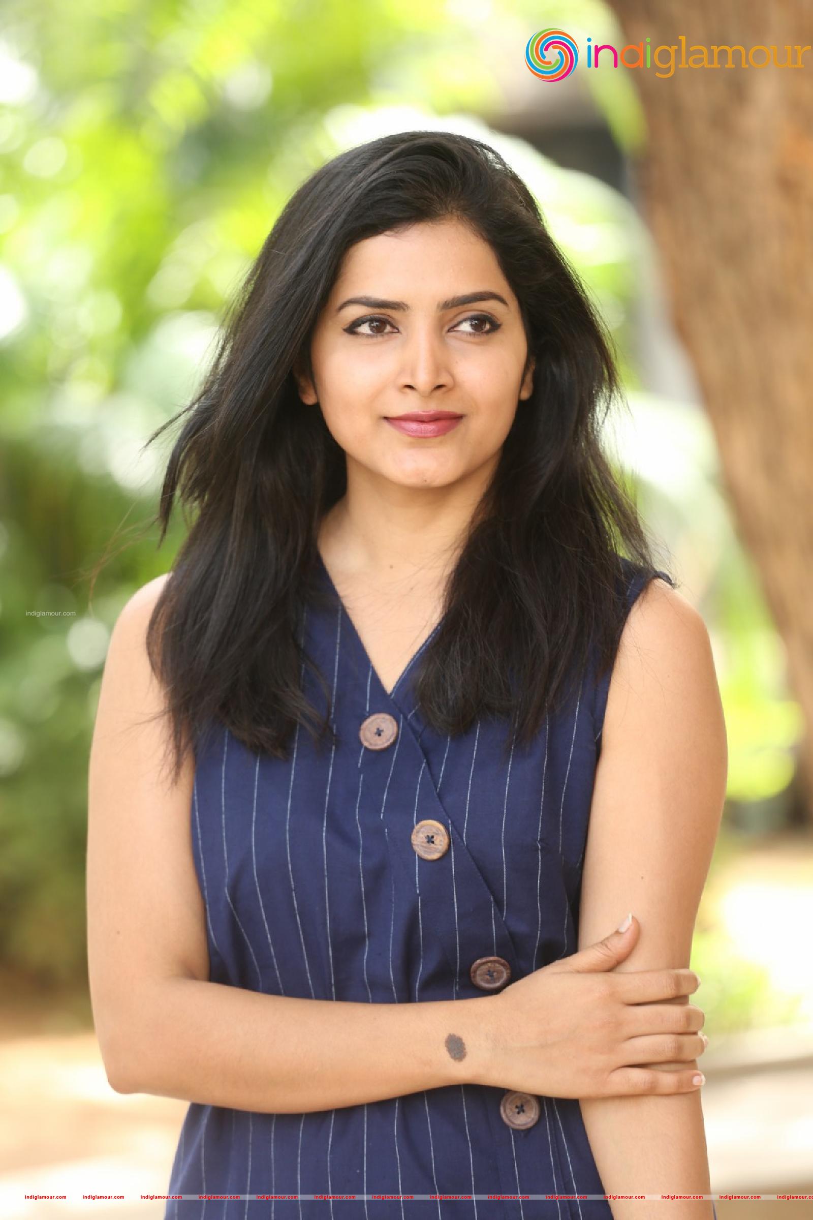 Pavani Gangireddy Actress hd photo