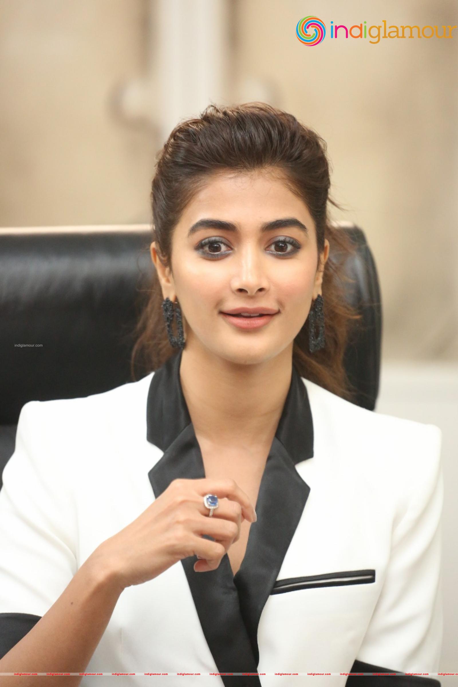 Pooja Hegde Actress hd photo