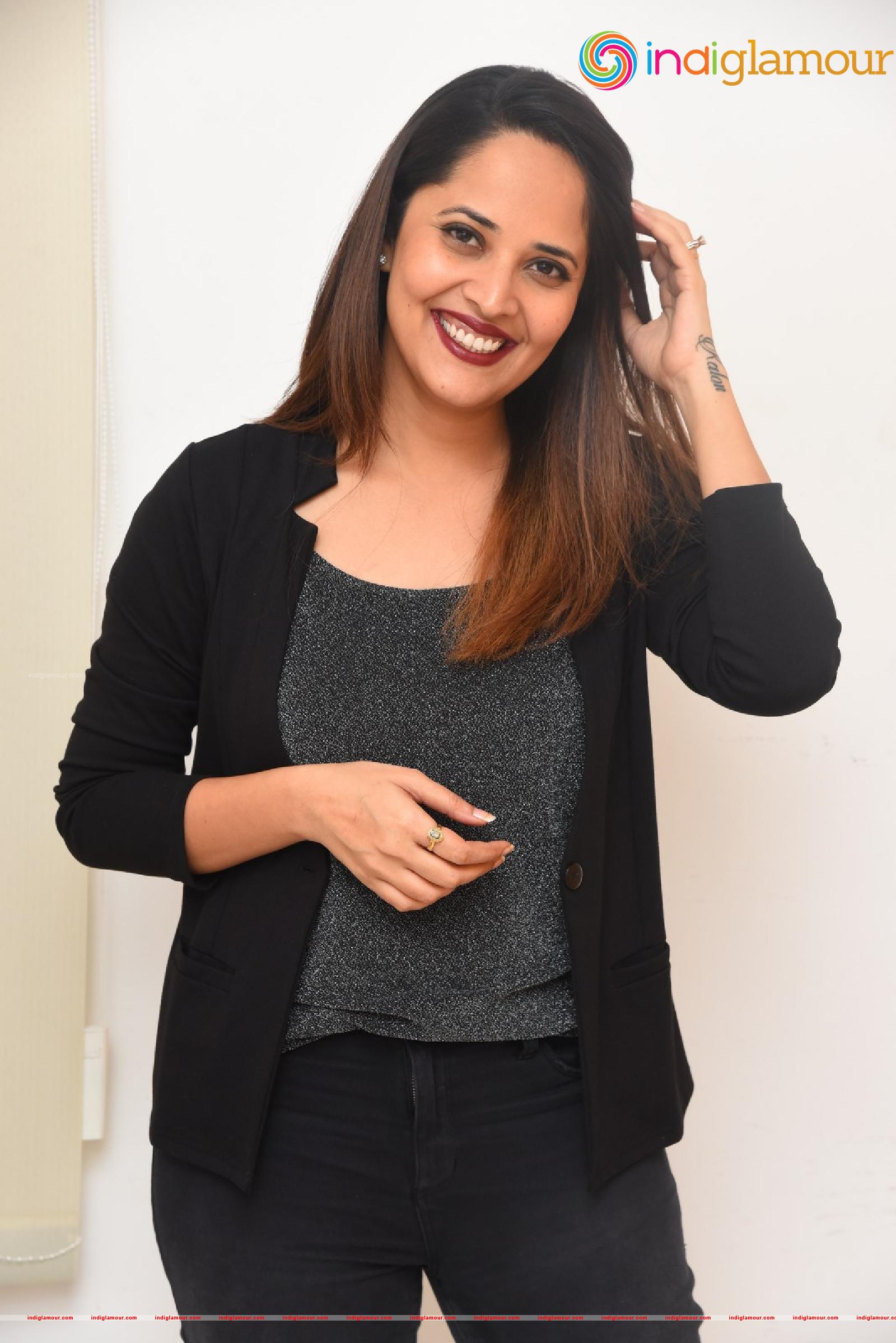 Anasuya Bharadwaj Actress hd photo