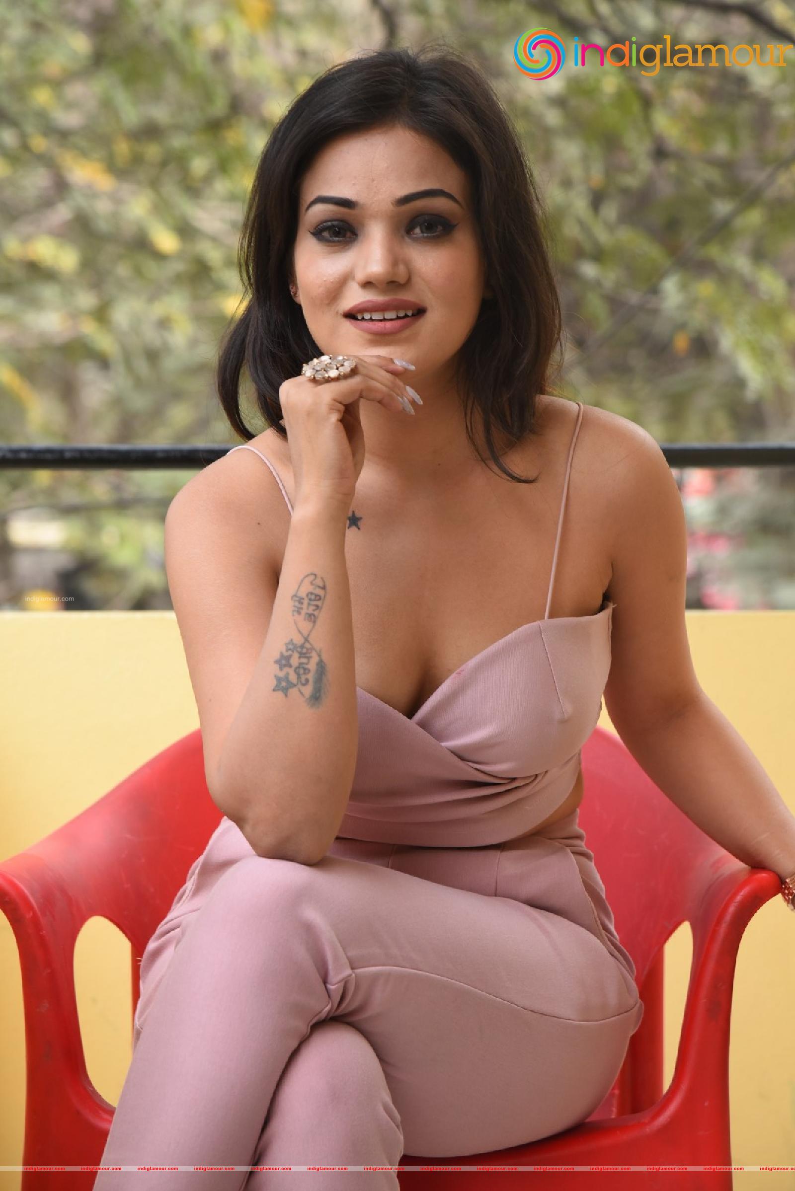 Aakarshika Goyal Actress hd photo