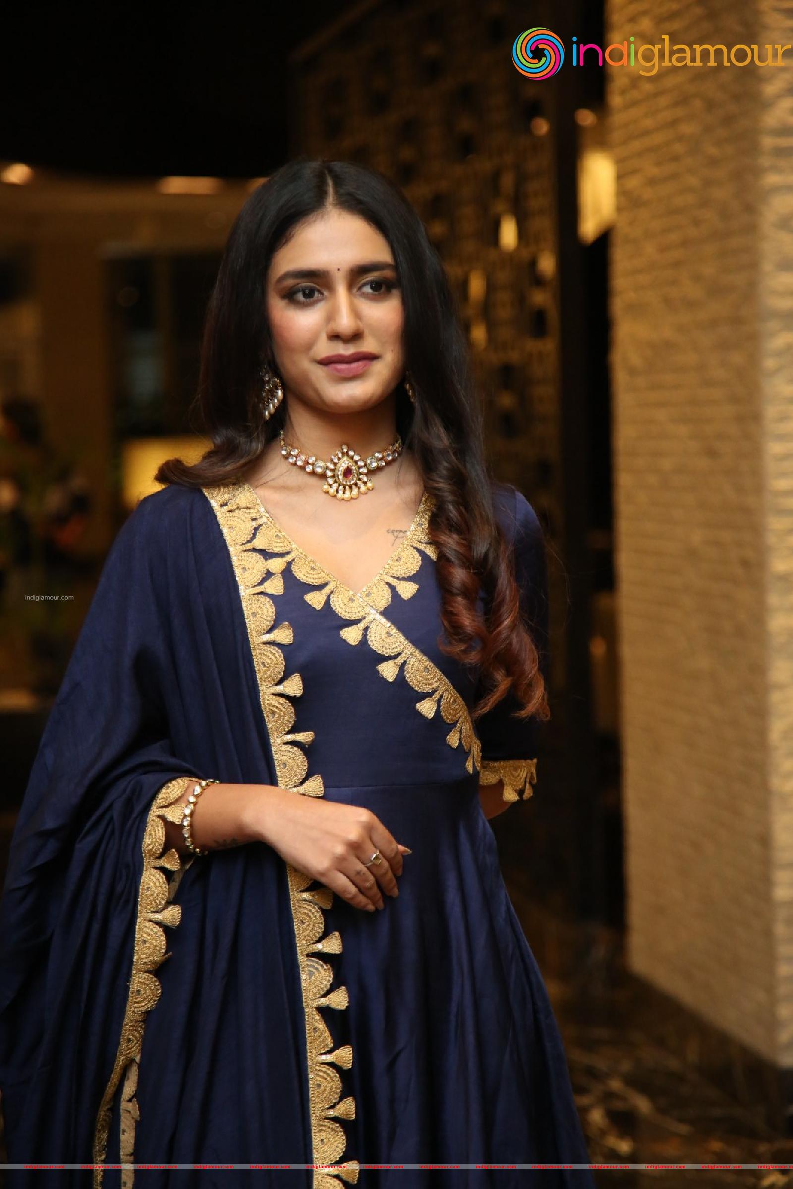 Priya Prakash Varrier Actress hd photo