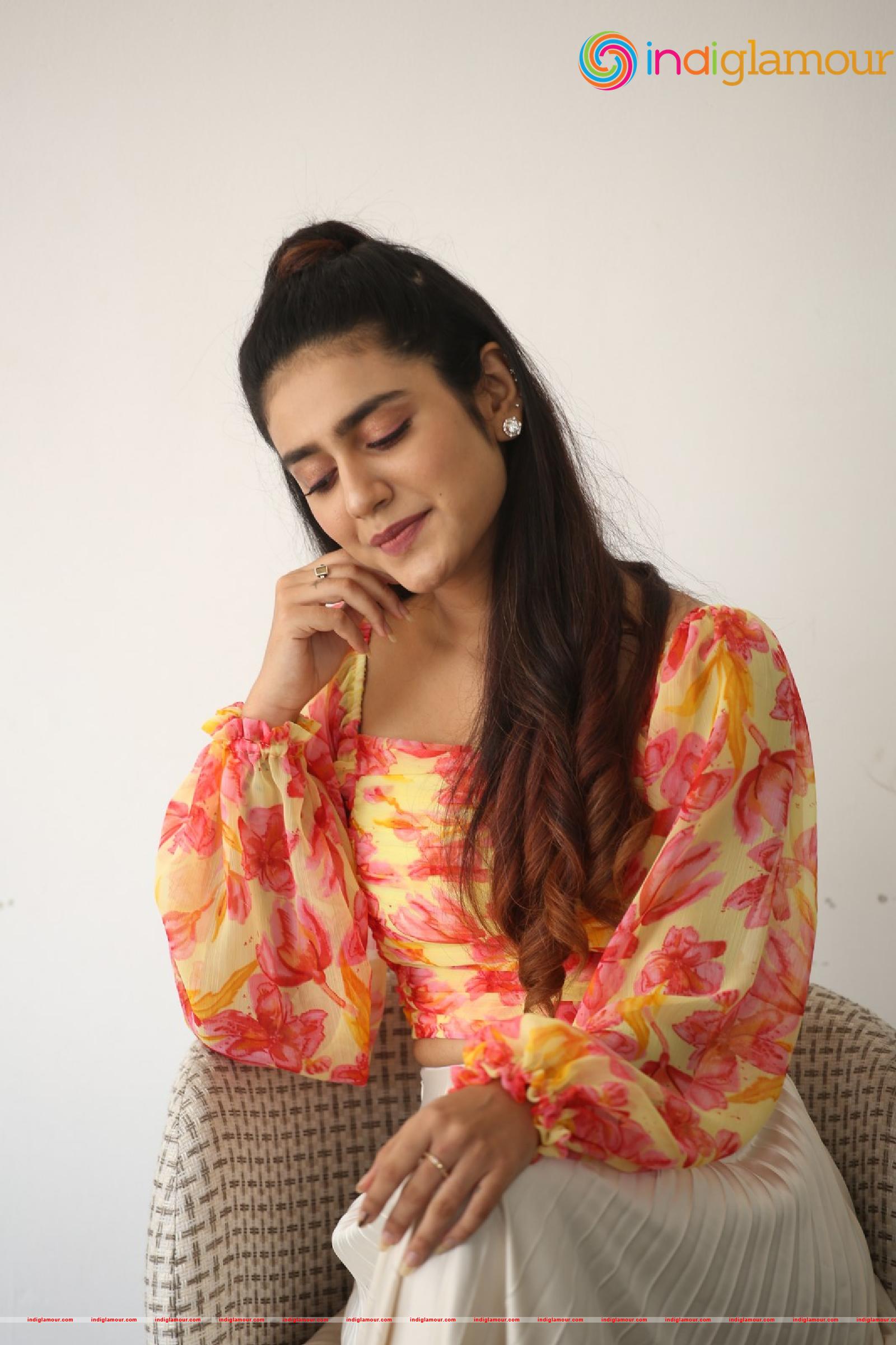 Priya Prakash Varrier Actress hd photo