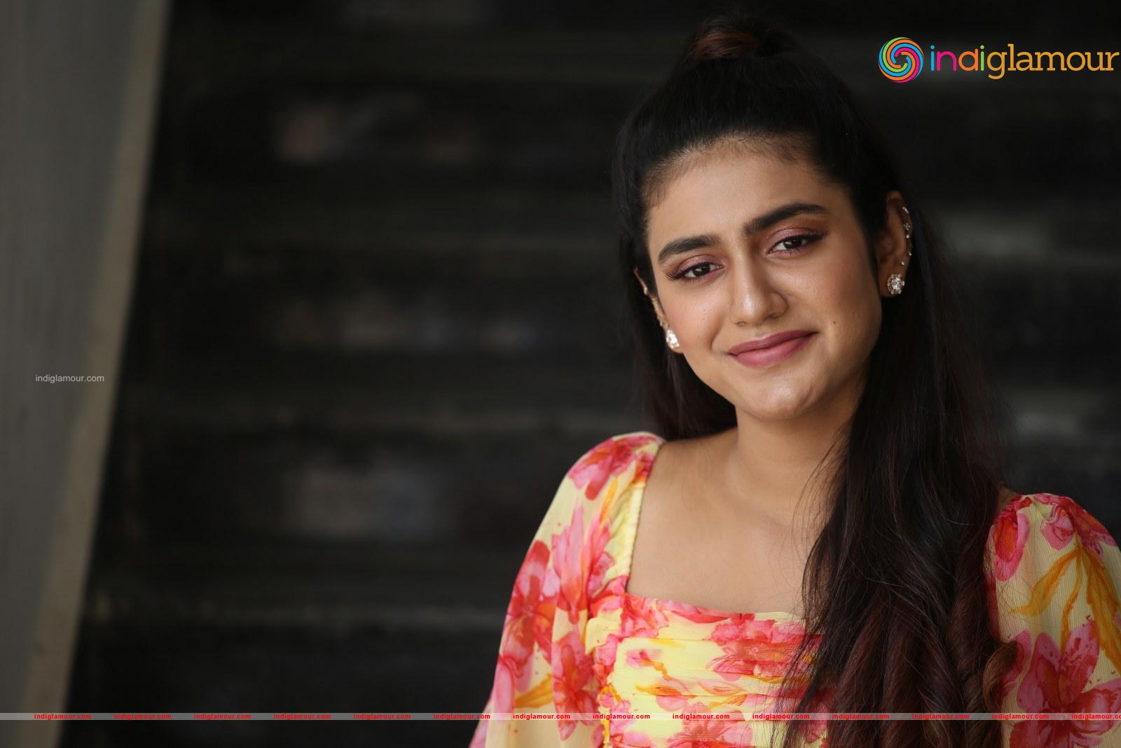 Priya Prakash Varrier Actress hd photo