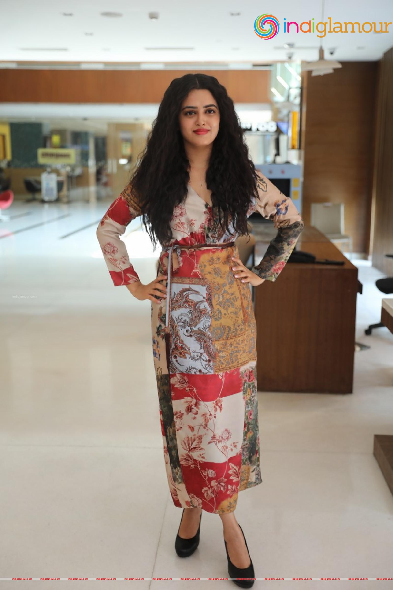 Lovely Singh Actress hd photo