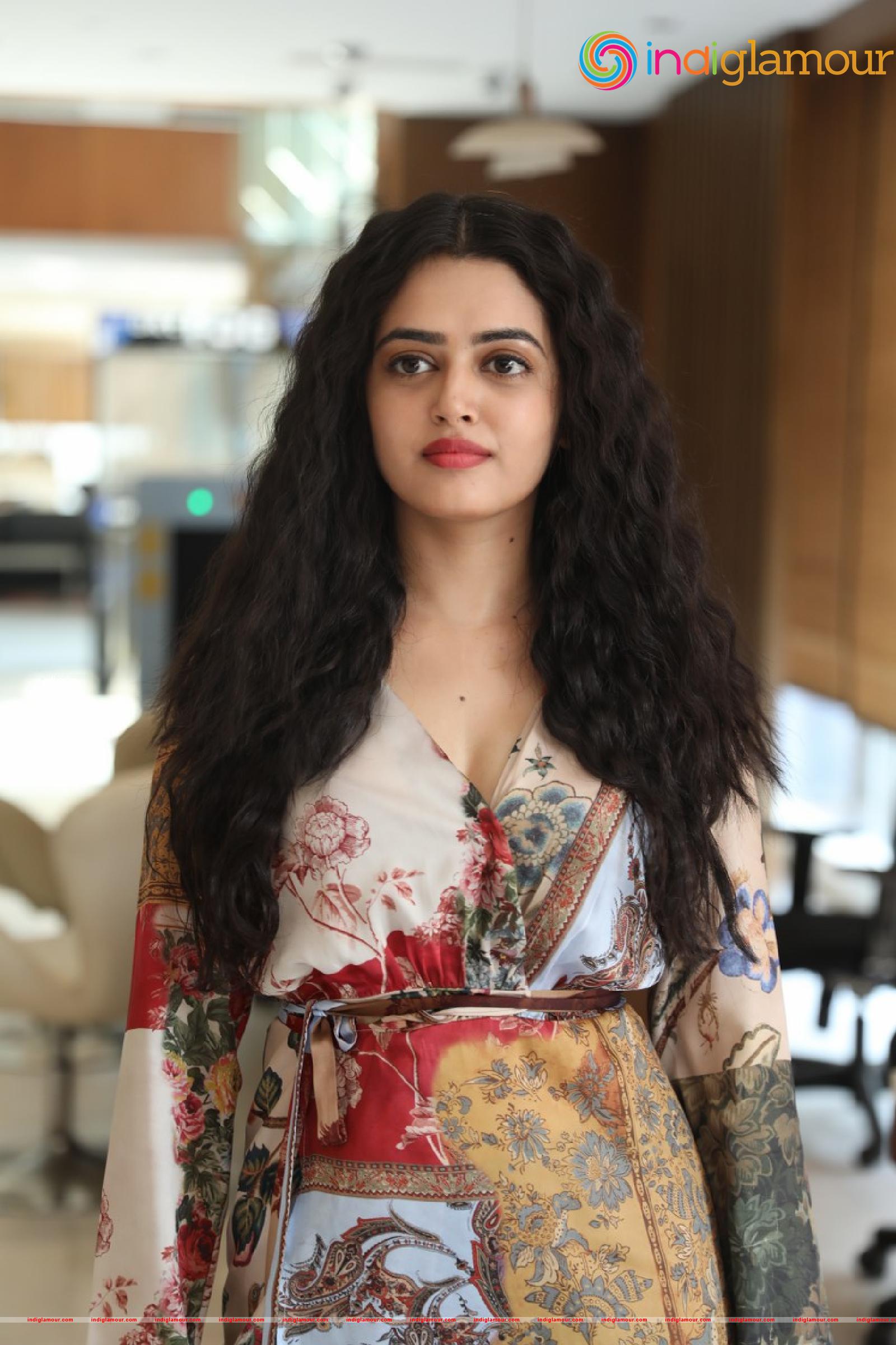 Lovely Singh Actress hd photo