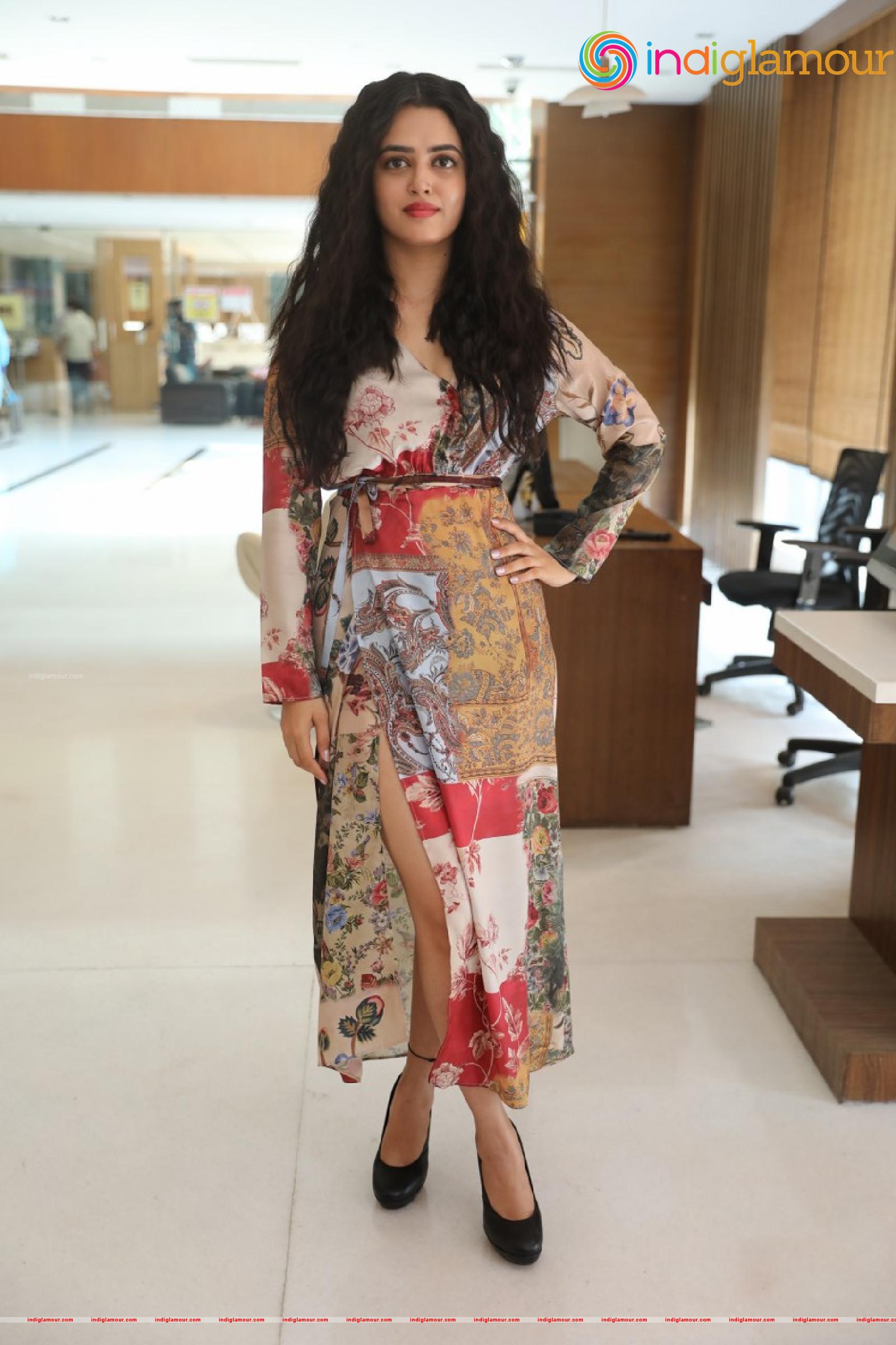 Lovely Singh Actress hd photo