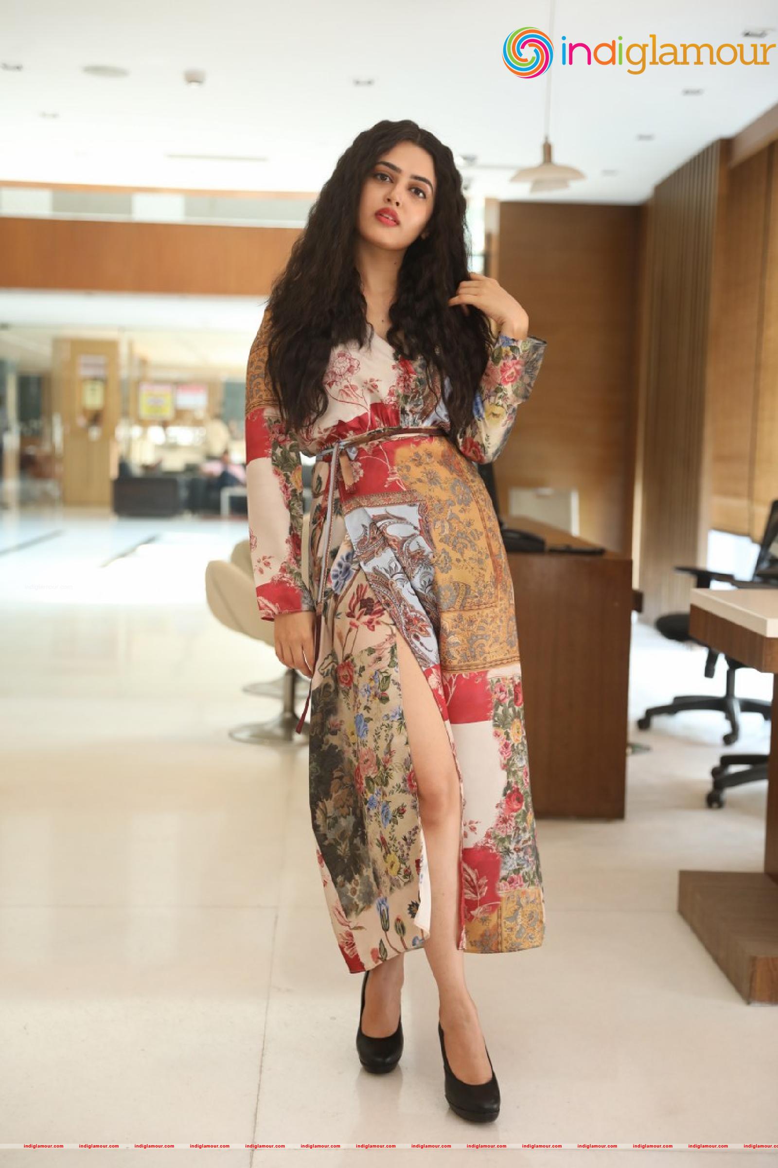 Lovely Singh Actress hd photo