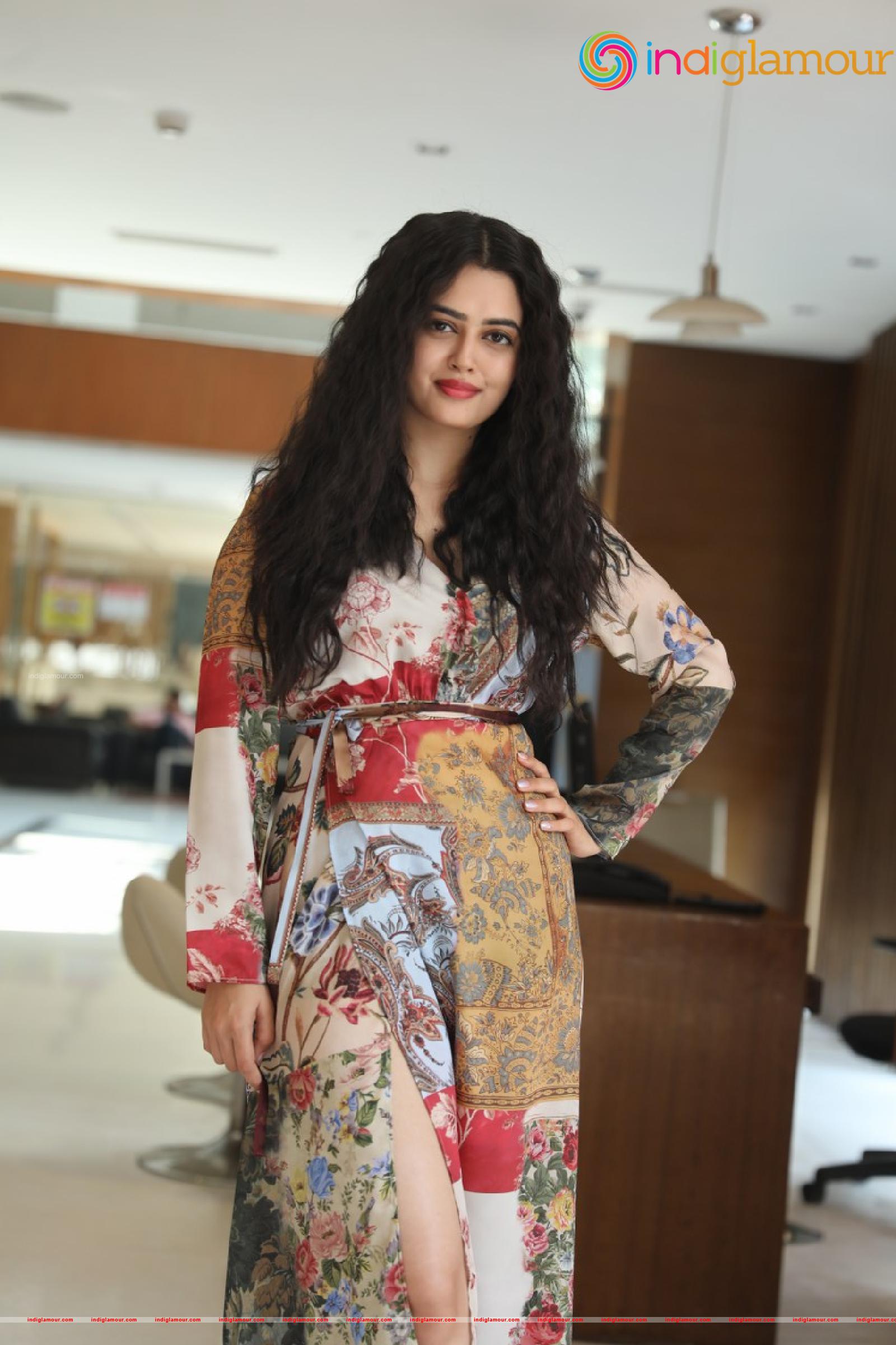 Lovely Singh Actress hd photo
