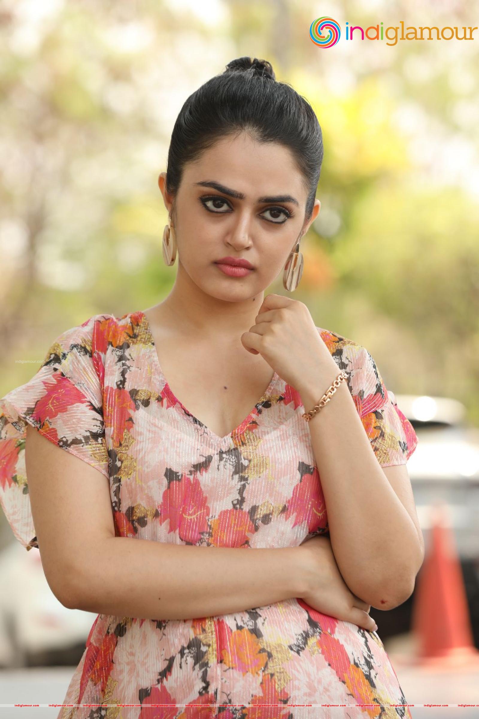 Lovely Singh Actress hd photo
