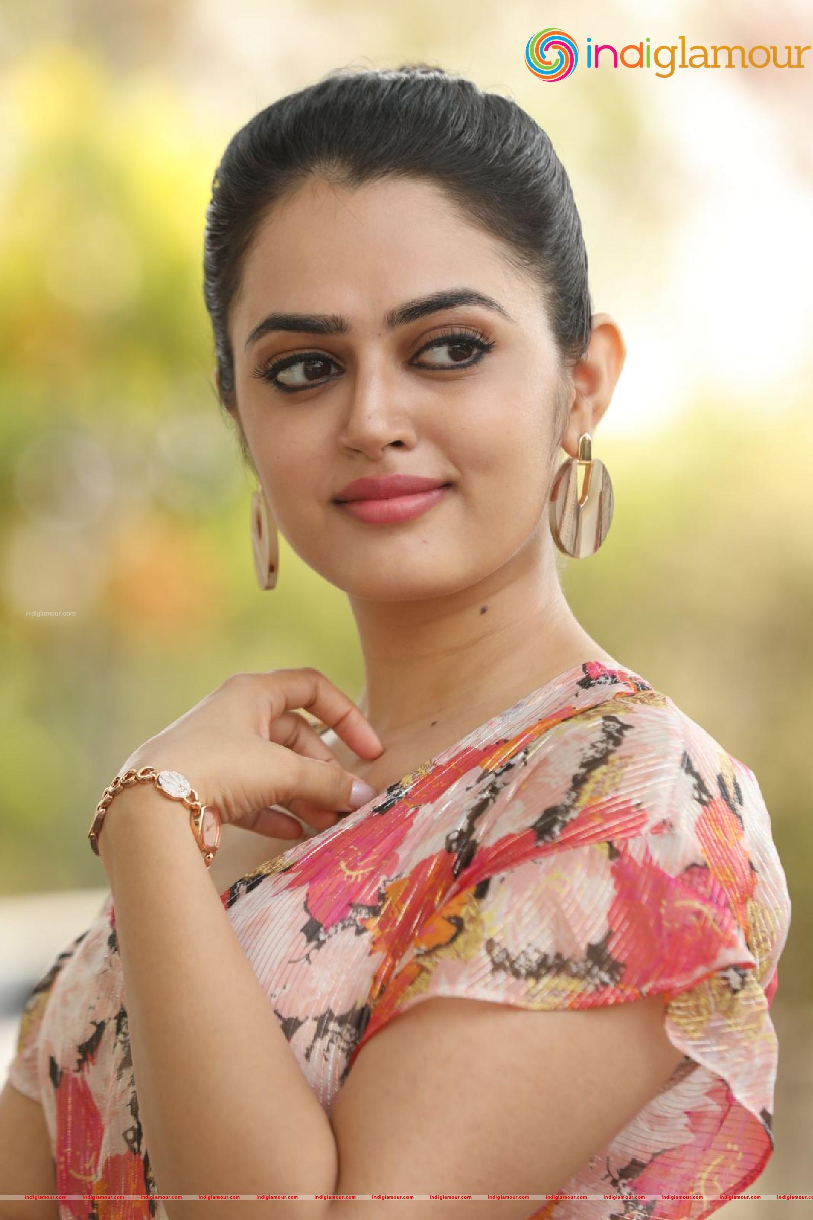 Lovely Singh Actress hd photo