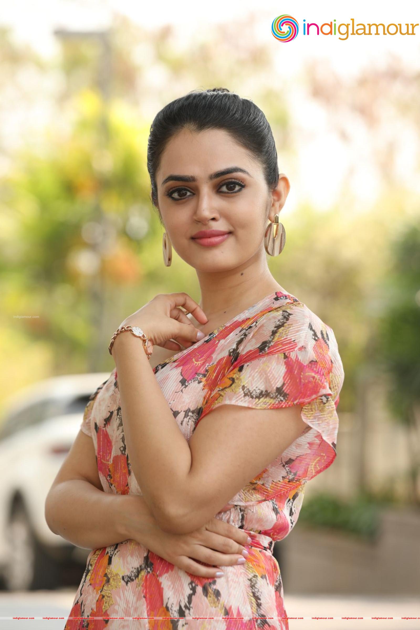 Lovely Singh Actress hd photo