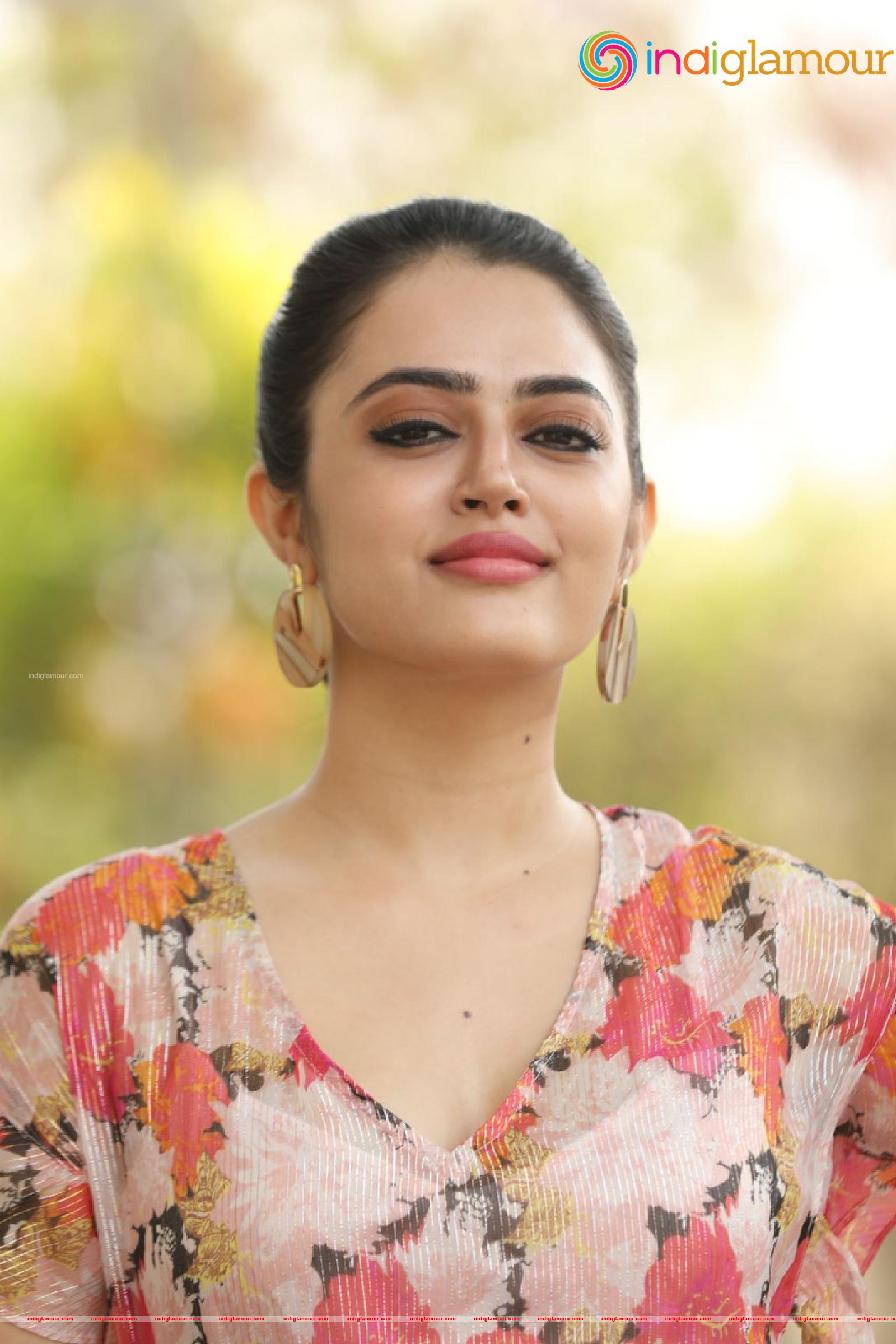 Lovely Singh Actress hd photo