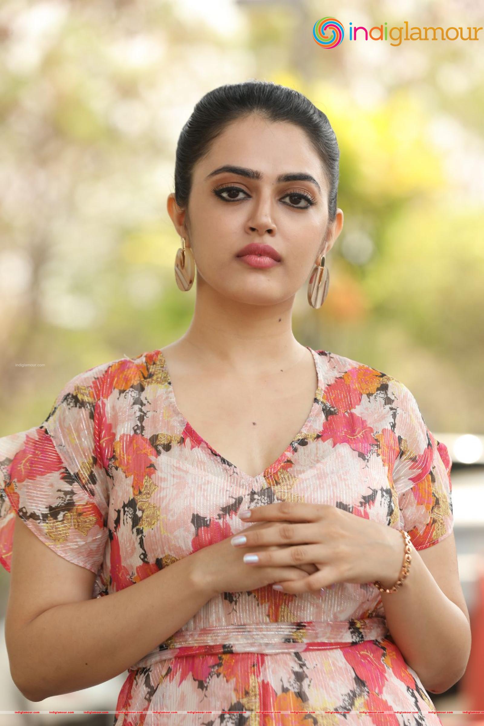 Lovely Singh Actress hd photo