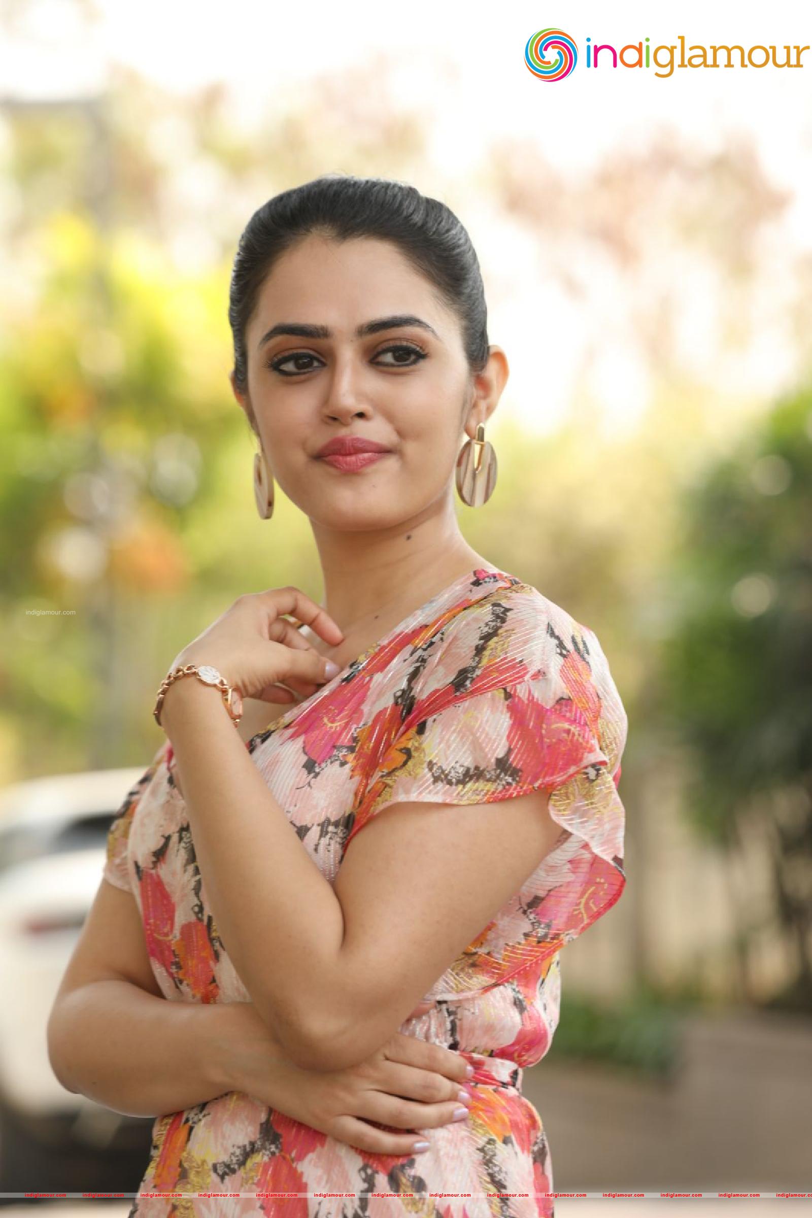Lovely Singh Actress hd photo