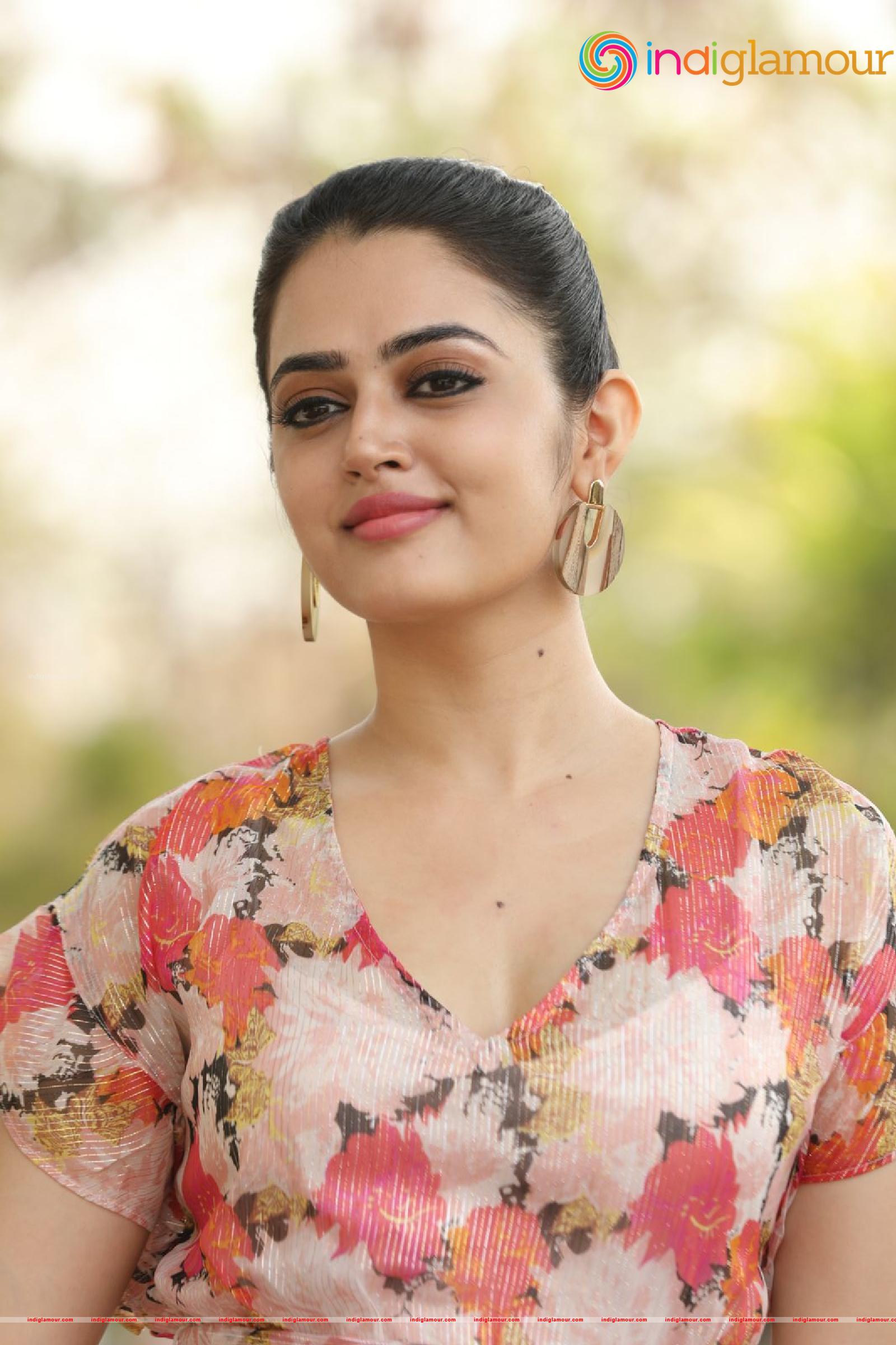 Lovely Singh Actress hd photo