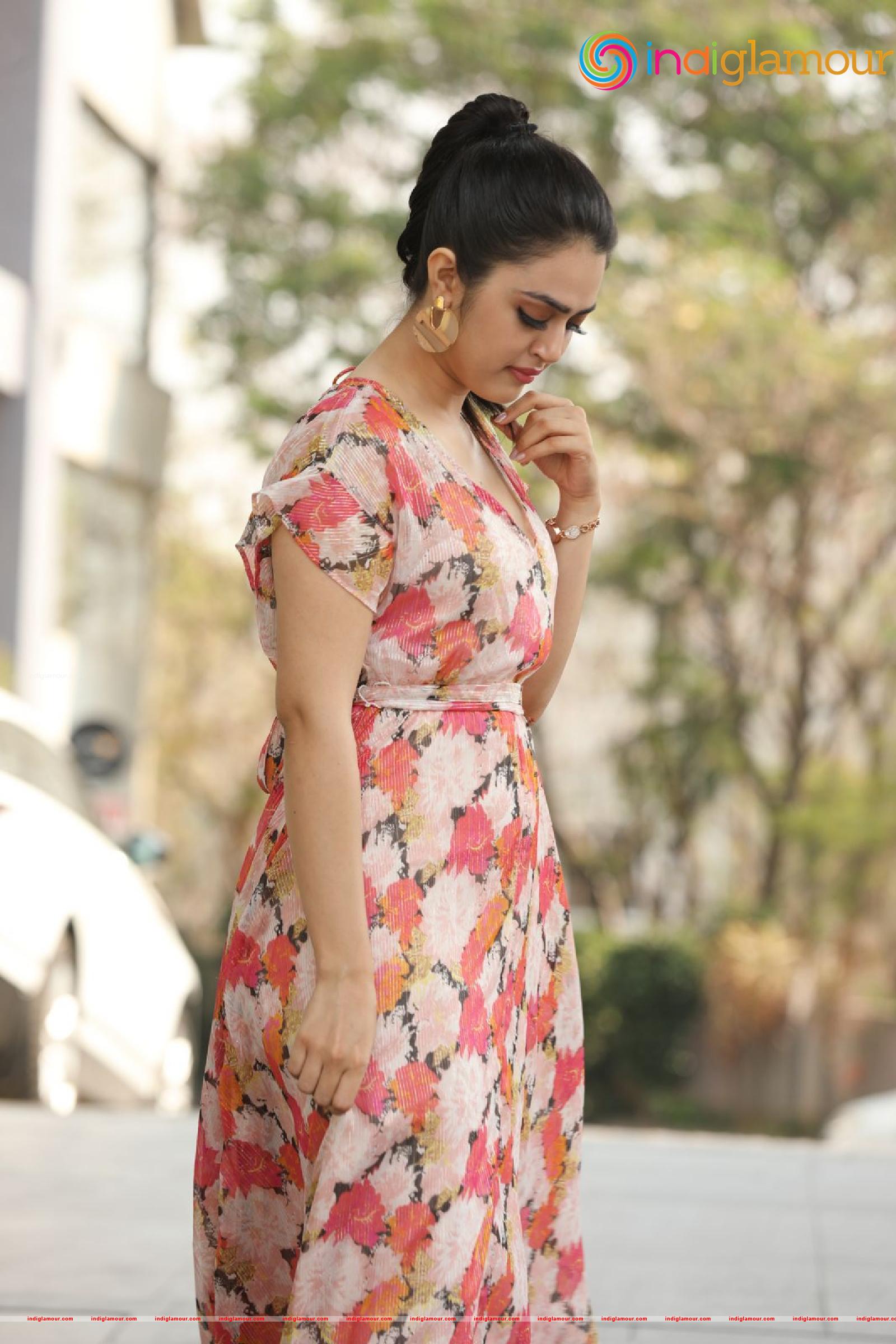 Lovely Singh Actress hd photo