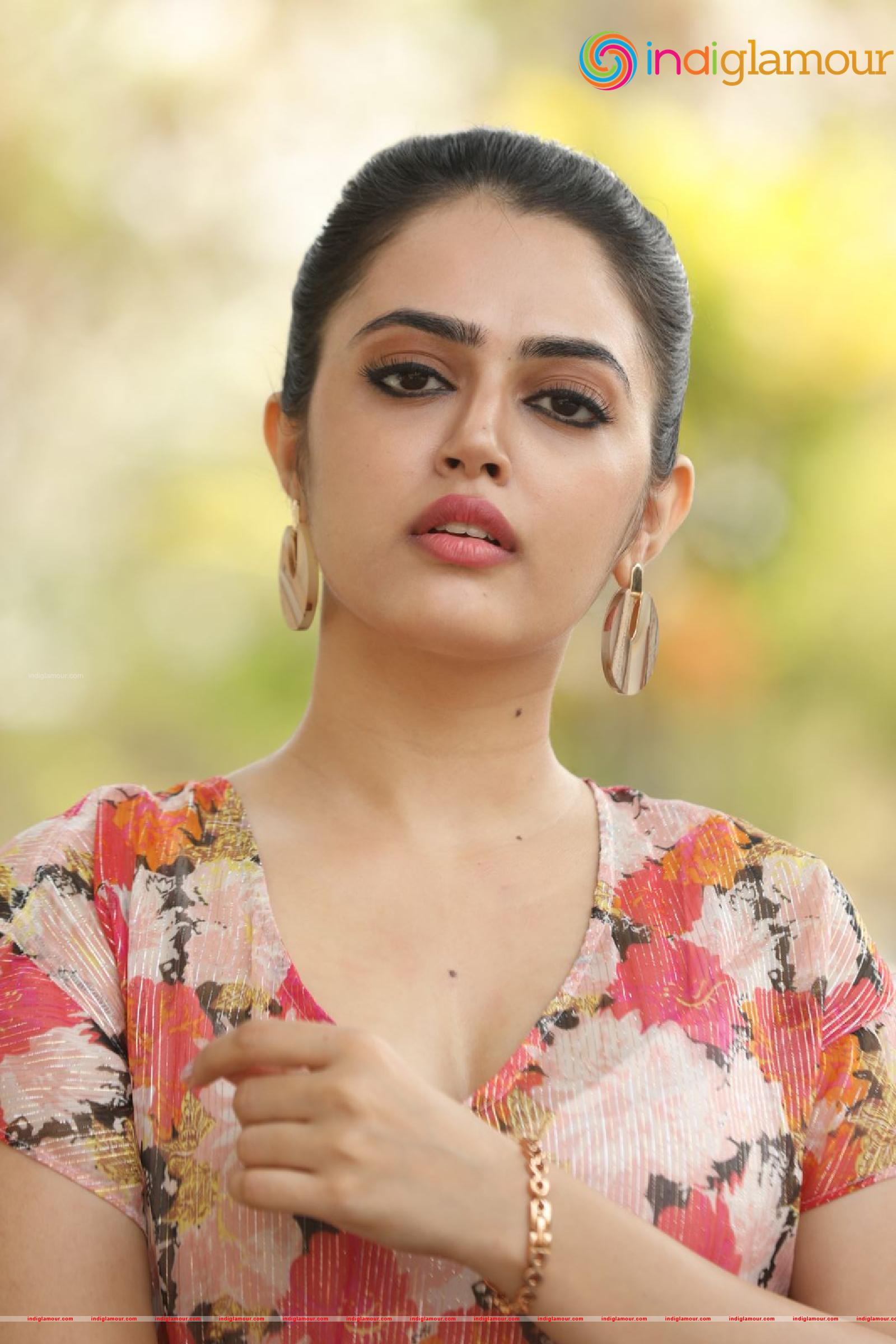 Lovely Singh Actress hd photo