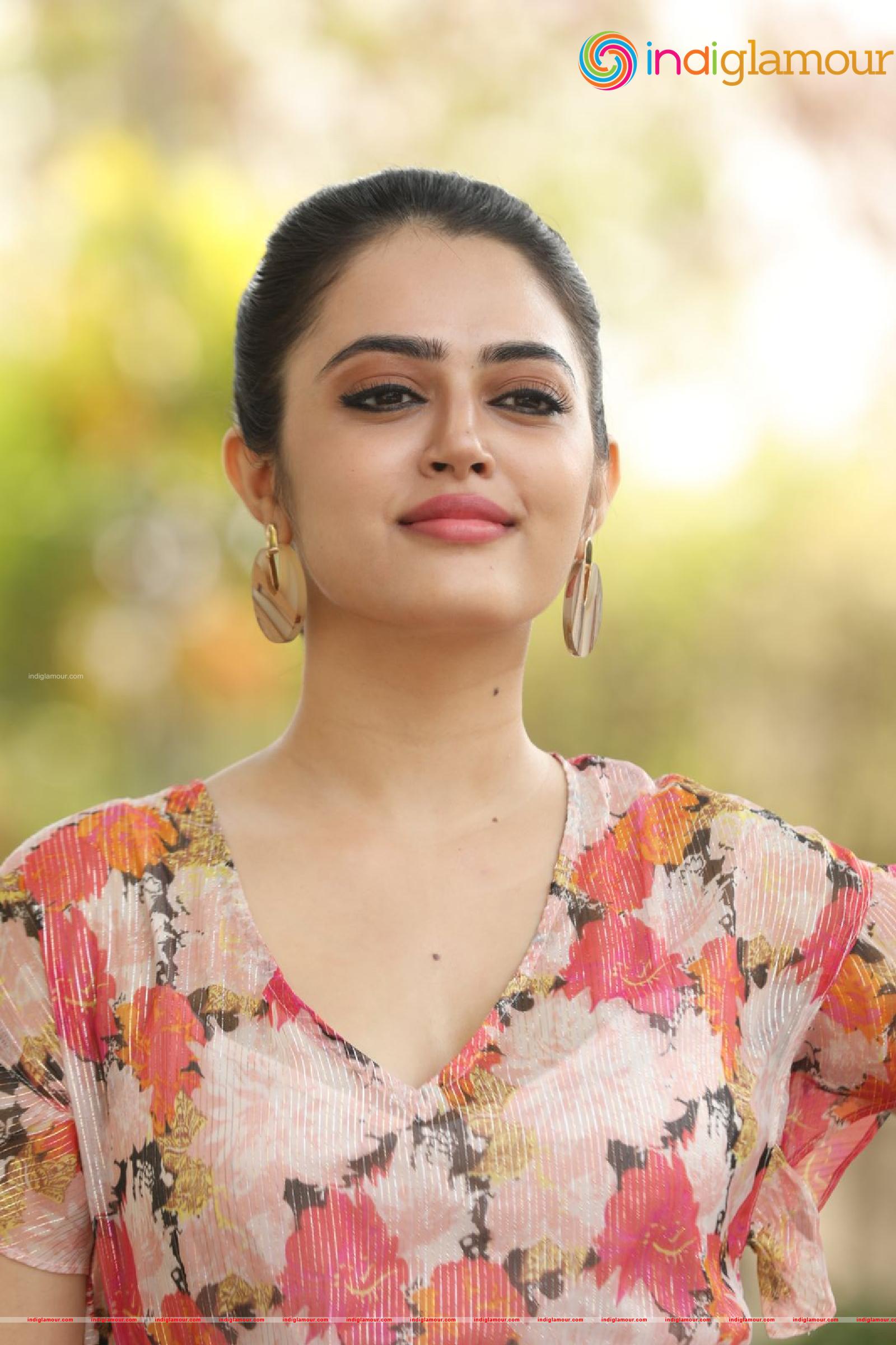 Lovely Singh Actress hd photo