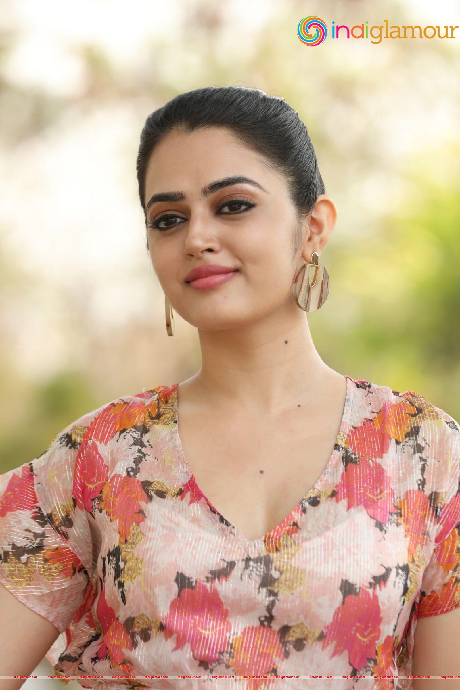 Lovely Singh Actress hd photo