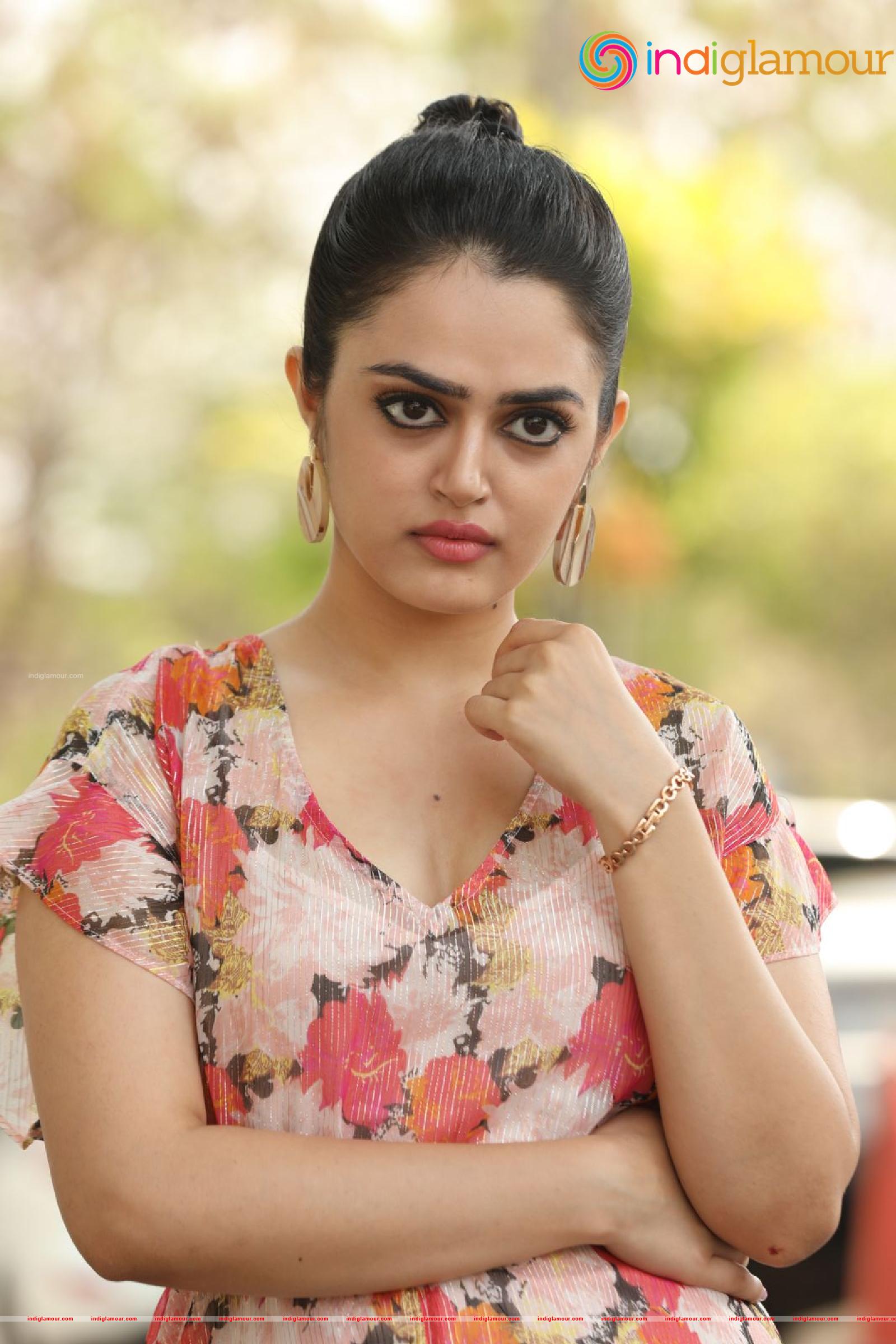 Lovely Singh Actress hd photo