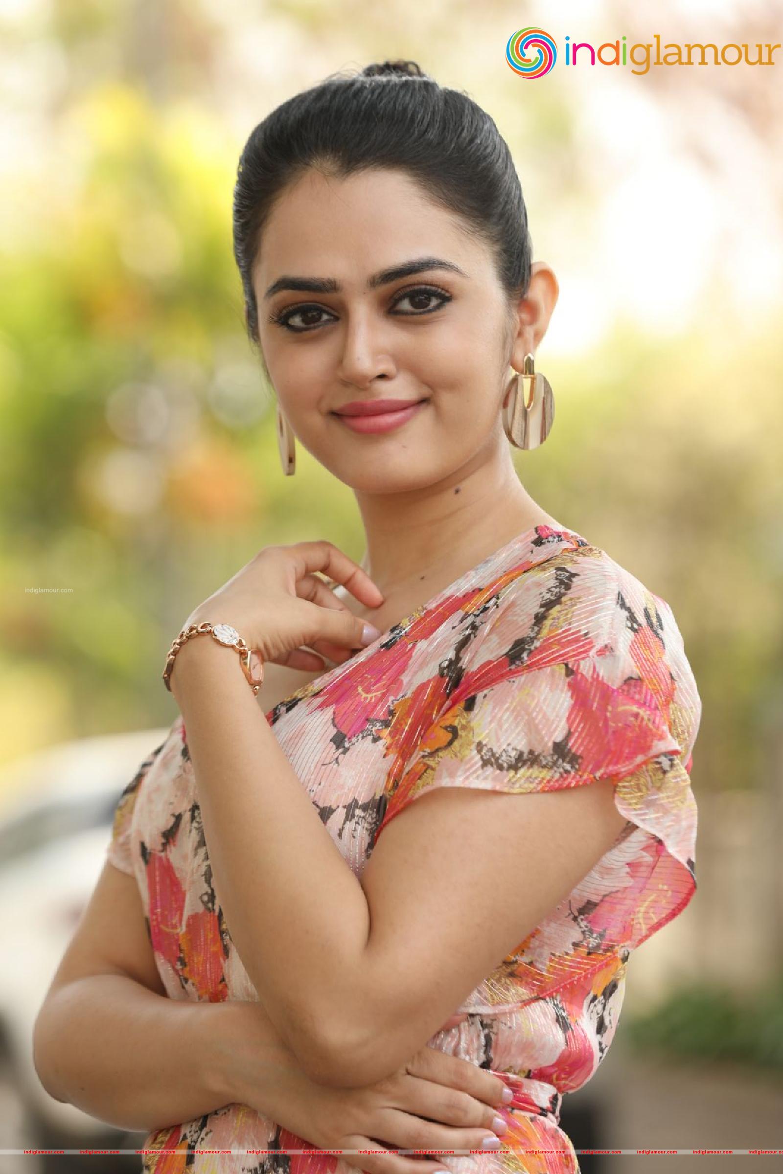 Lovely Singh Actress hd photo